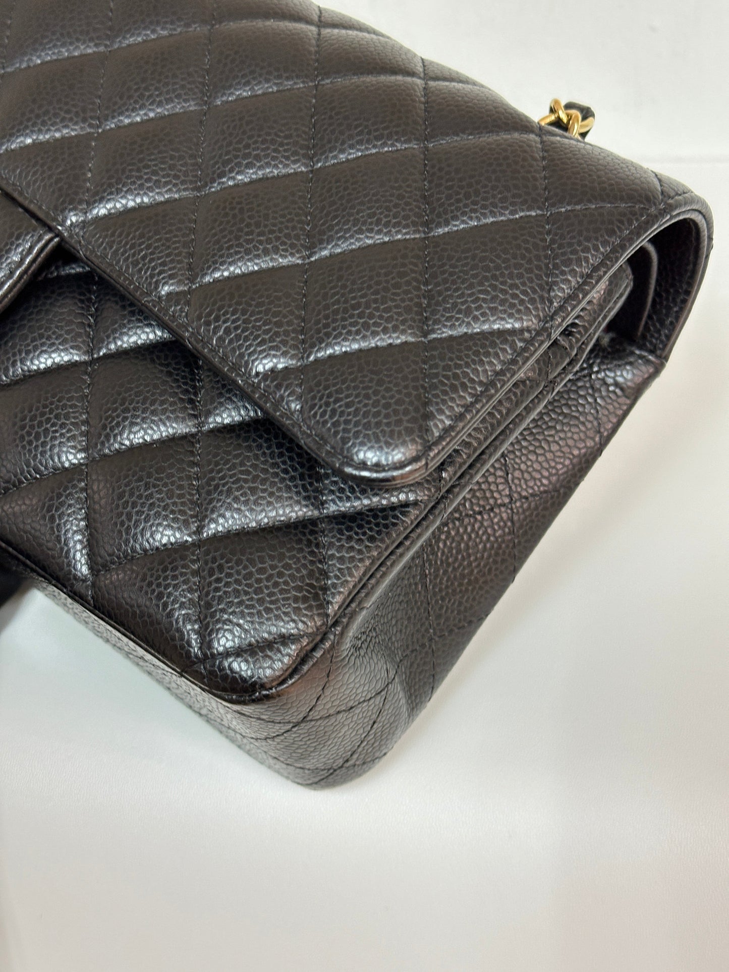 Chanel Medium Classic Quilted Caviar Double Flap Bag Black 2022 year Microchip (There is a slight crack on the inner buckle)