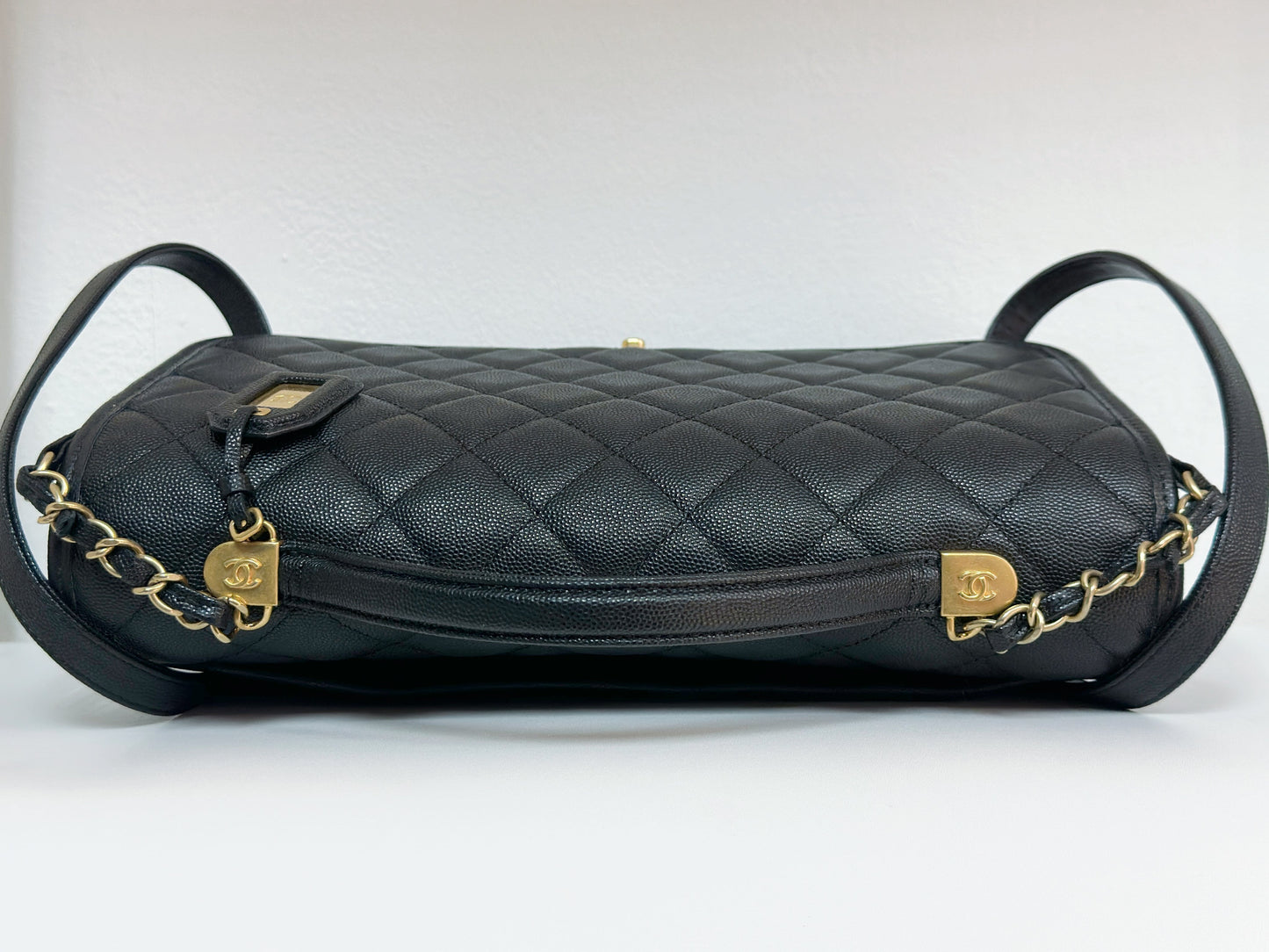 Chanel Caviar Quilted 22k Large School Memory Top Handle Flap Black microchip T076