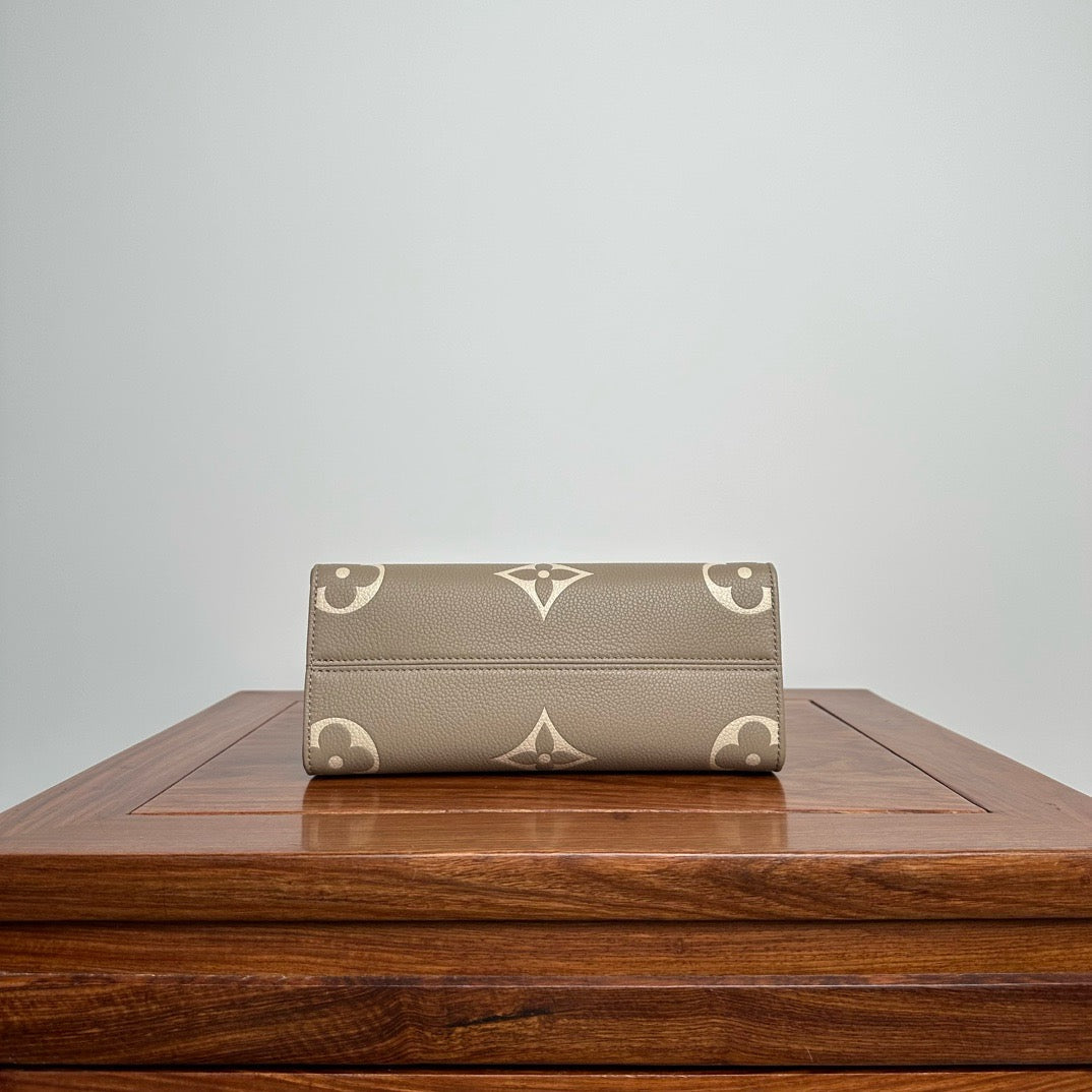 LOUIS VUITTON ON-THE-GO PM