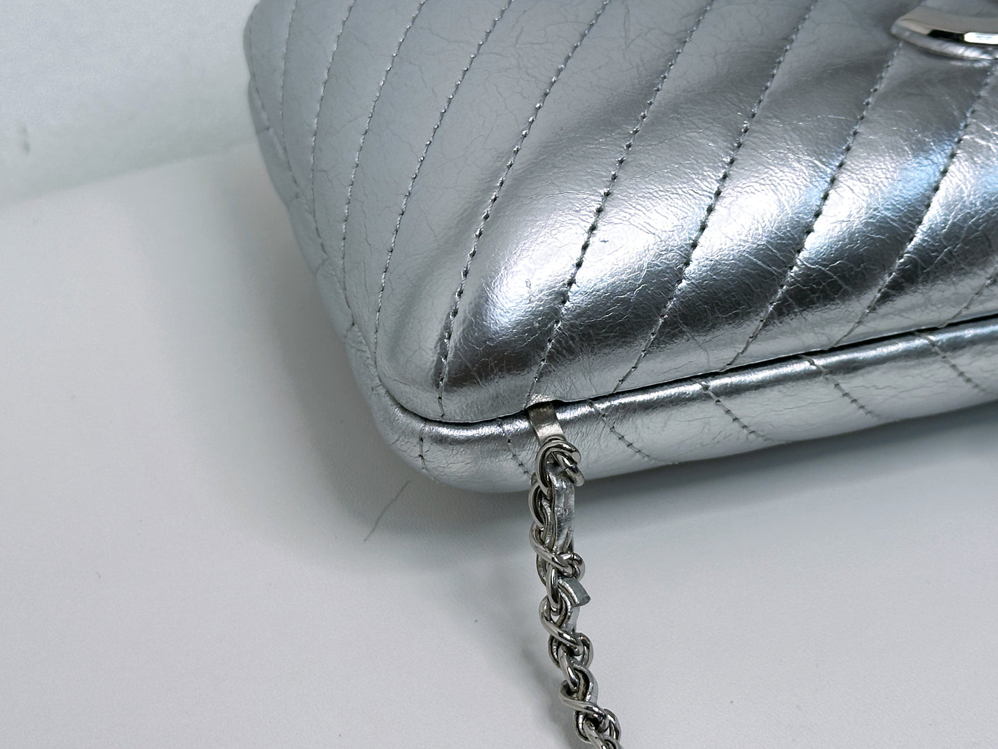 Chanel Silver Chain Fringe Leather Clutch Bag Silvery 2572 holo