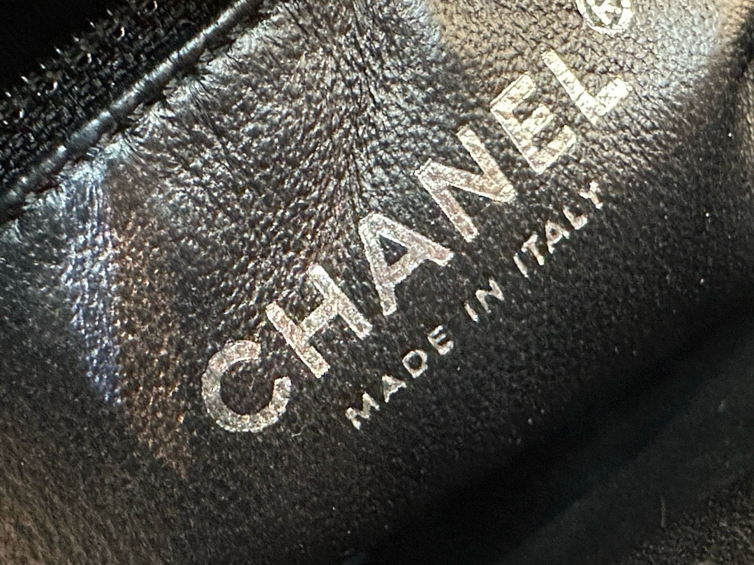 Chanel Quilted Timeless Kisslock Clutch Black Caviar SHW 1634 holo card