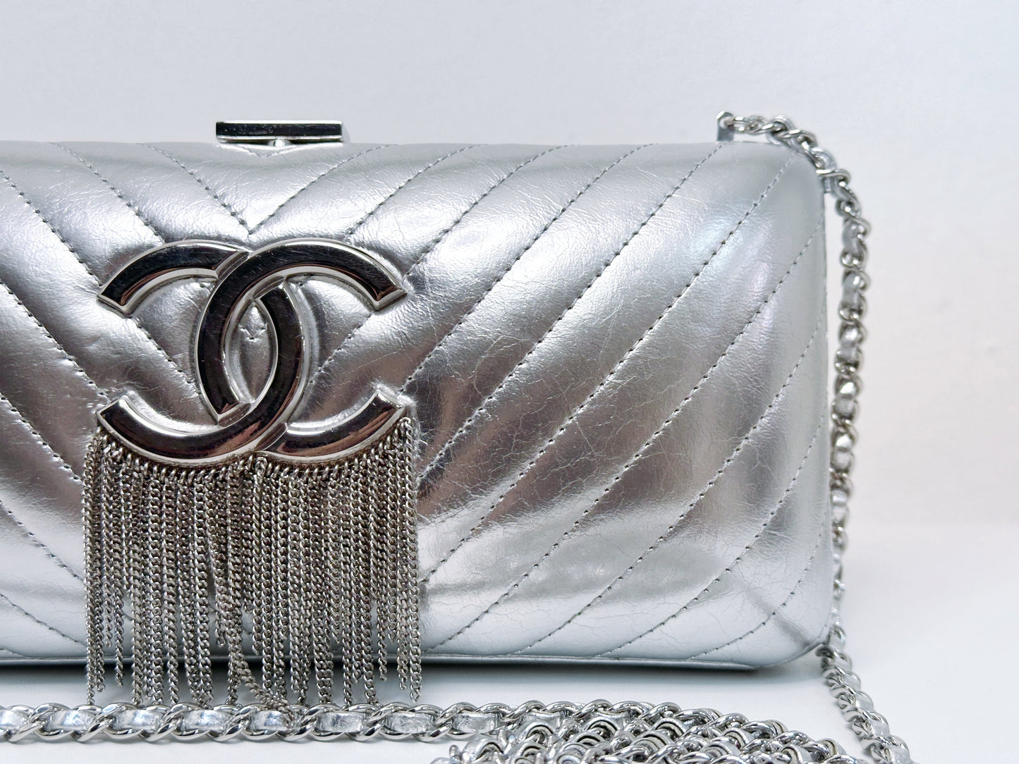 Chanel Silver Chain Fringe Leather Clutch Bag Silvery 2572 holo