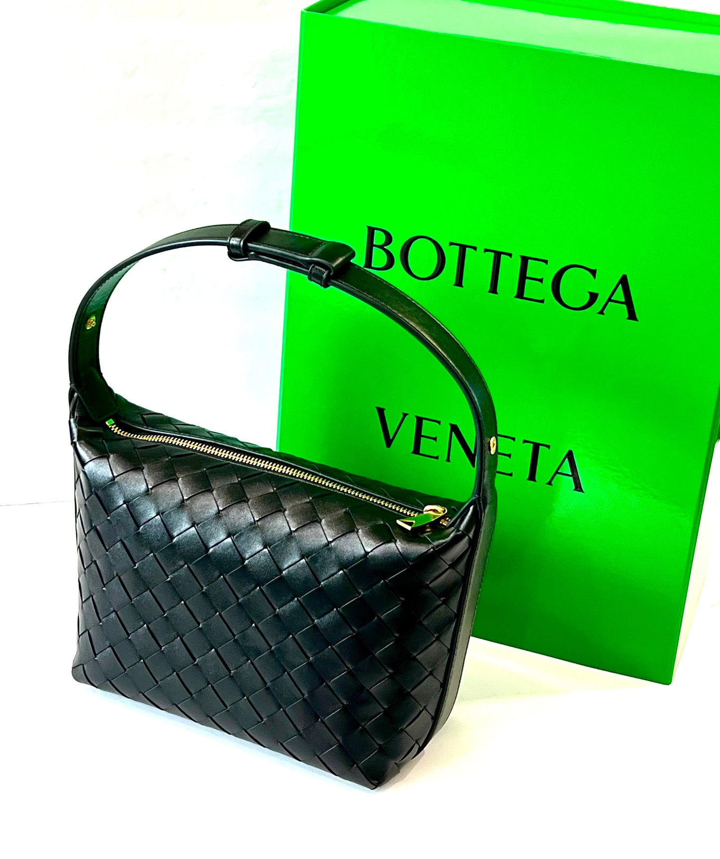 BOTTEGA VENETA CALFSKIN LEATHER INTRECCIATO MINI WALLACE BAG
