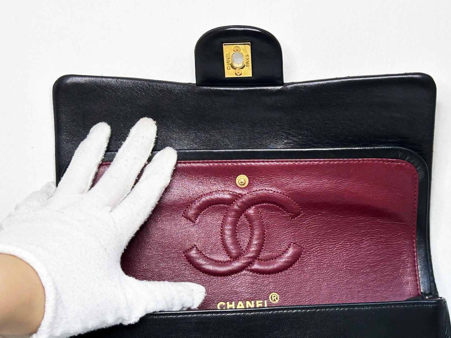 Chanel Vintage Black Quilted Lambskin Medium Classic Double Flap Bag 2843 holo card