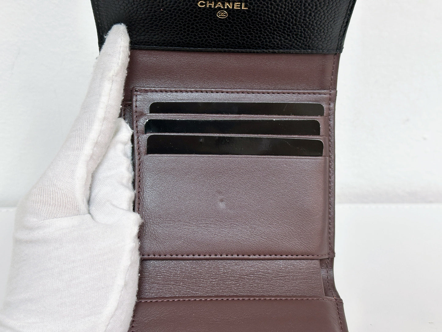 CHANEL CLASSIC TRIFOLD COMPACT IN BLACK CAVIAR WALLET GHW UPKJ holo