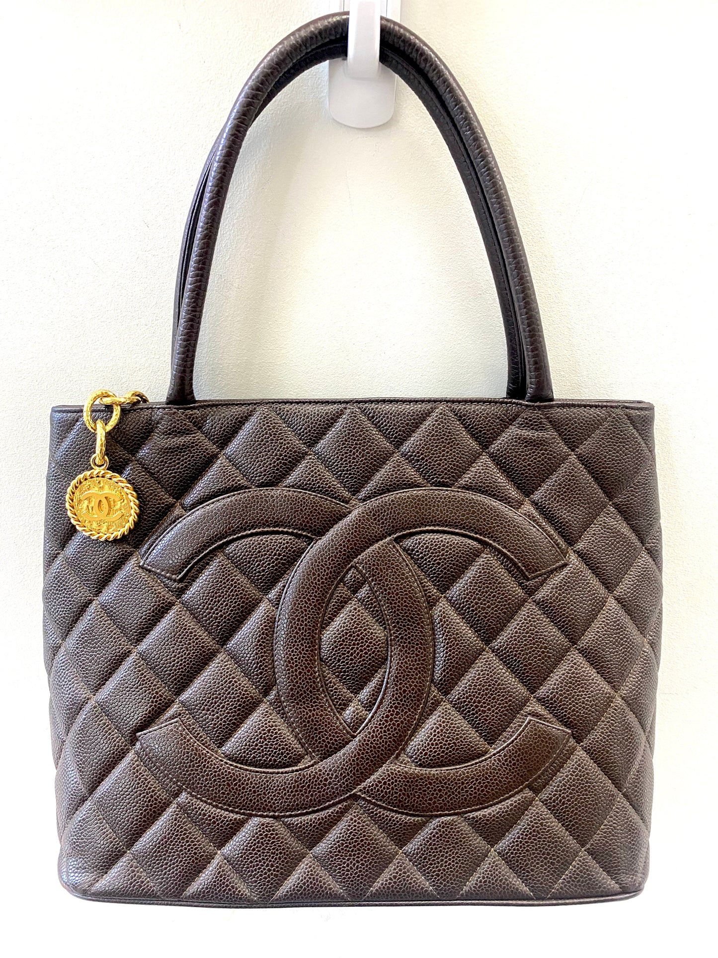 CHANEL CC BROWN CAVIAR LEATHER MEDALLION TOTE BAG