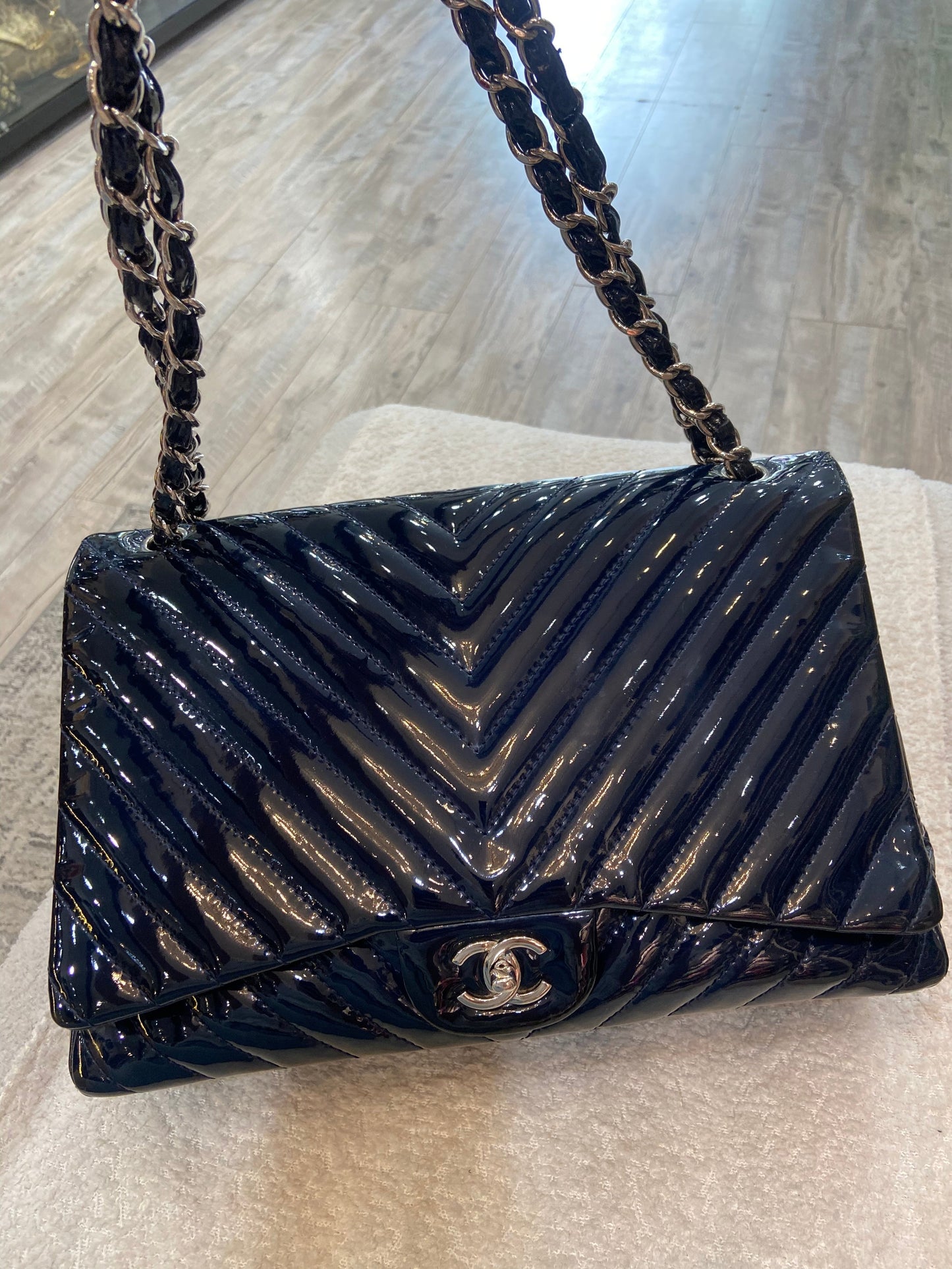 CHANEL PATENT CHEVRON QUILTED MAXI CLASSIC FLAP BAG