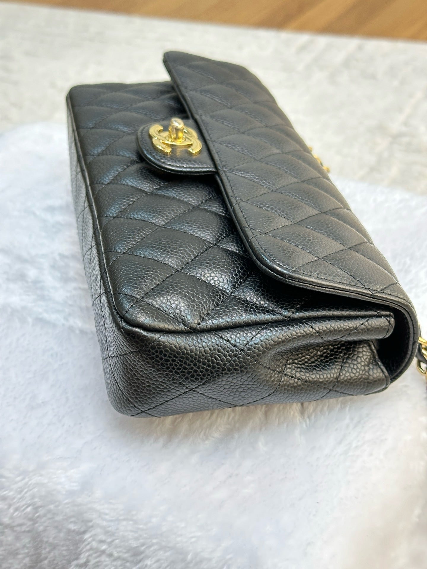 Chanel Caviar East West Flap Bag Black GHW holo 1304 db
