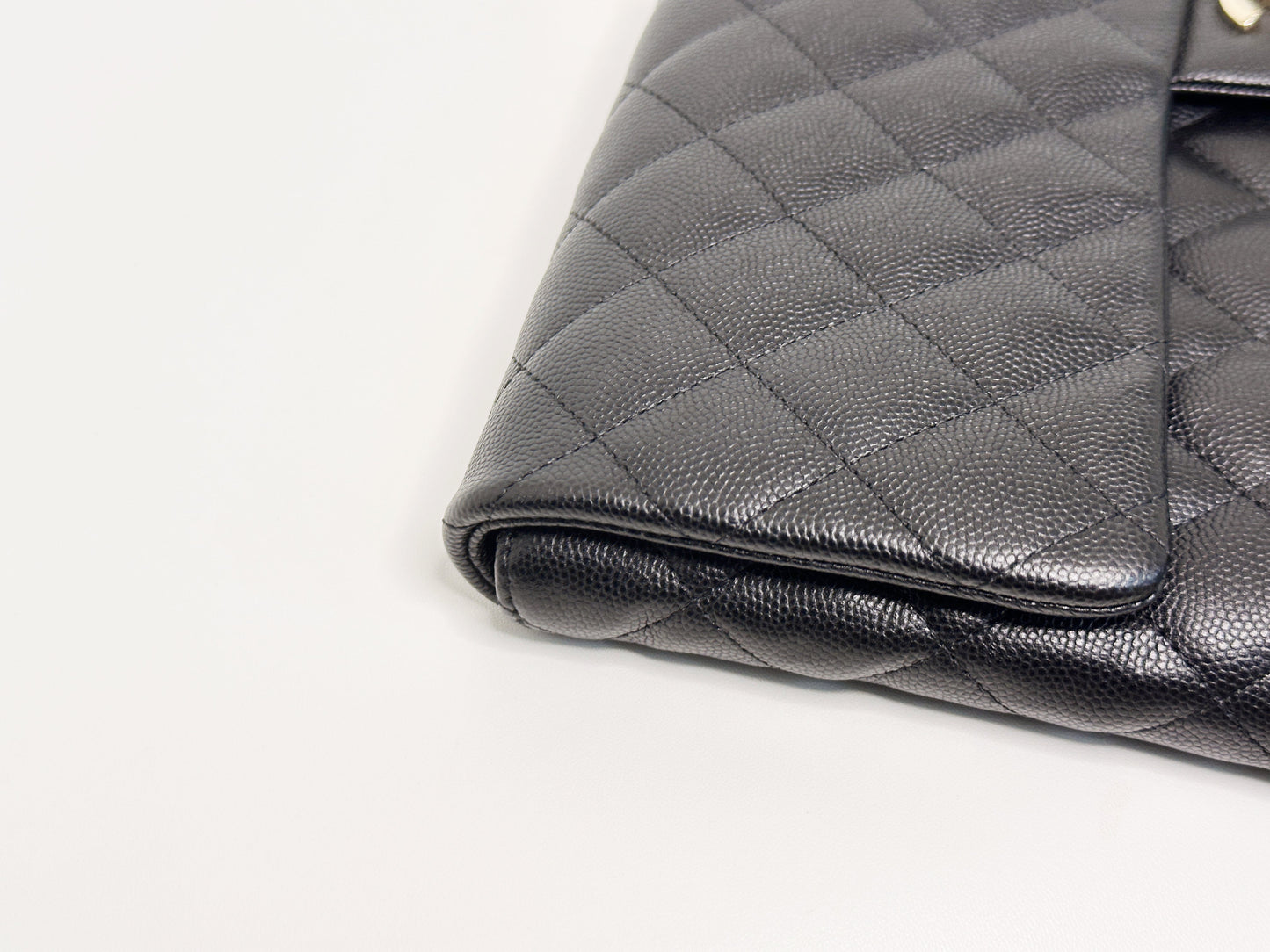Chanel Quilted Caviar Classic Clutch GHW Black 2683 holo card