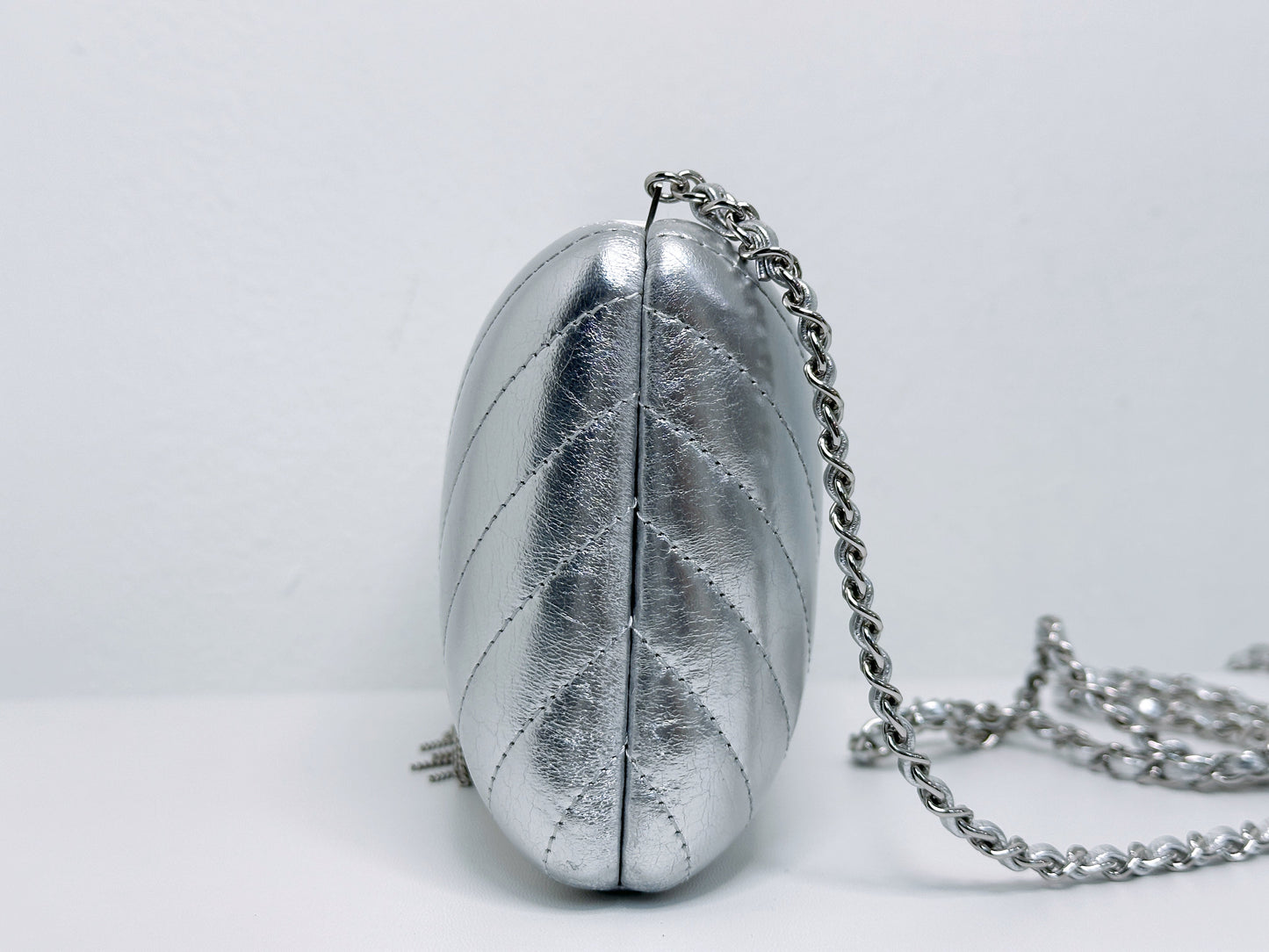 Chanel Silver Chain Fringe Leather Clutch Bag Silvery 2572 holo