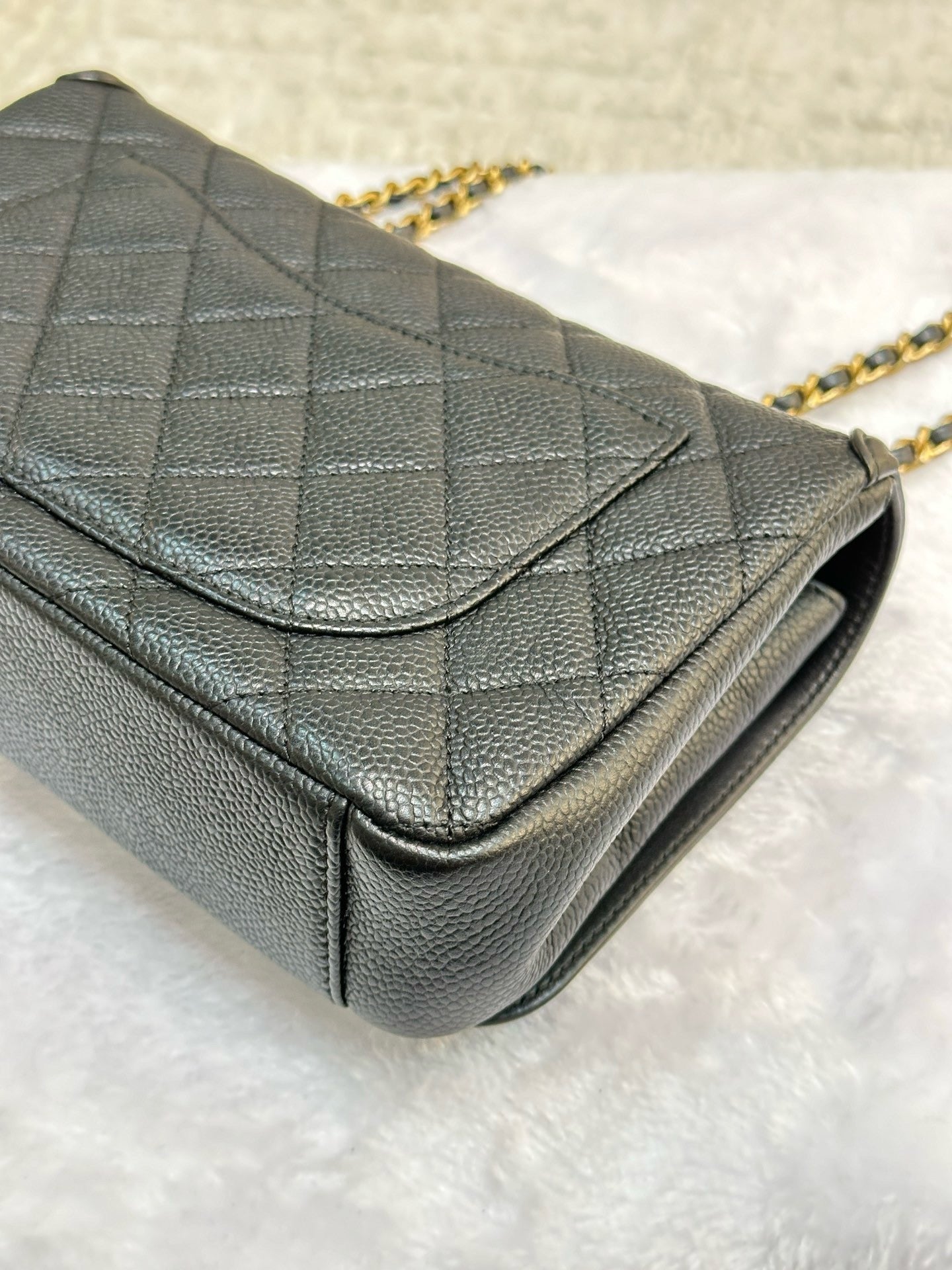 Chanel Small Caviar Quilted CC Filigree Flap Black GHW 2478 holo card
