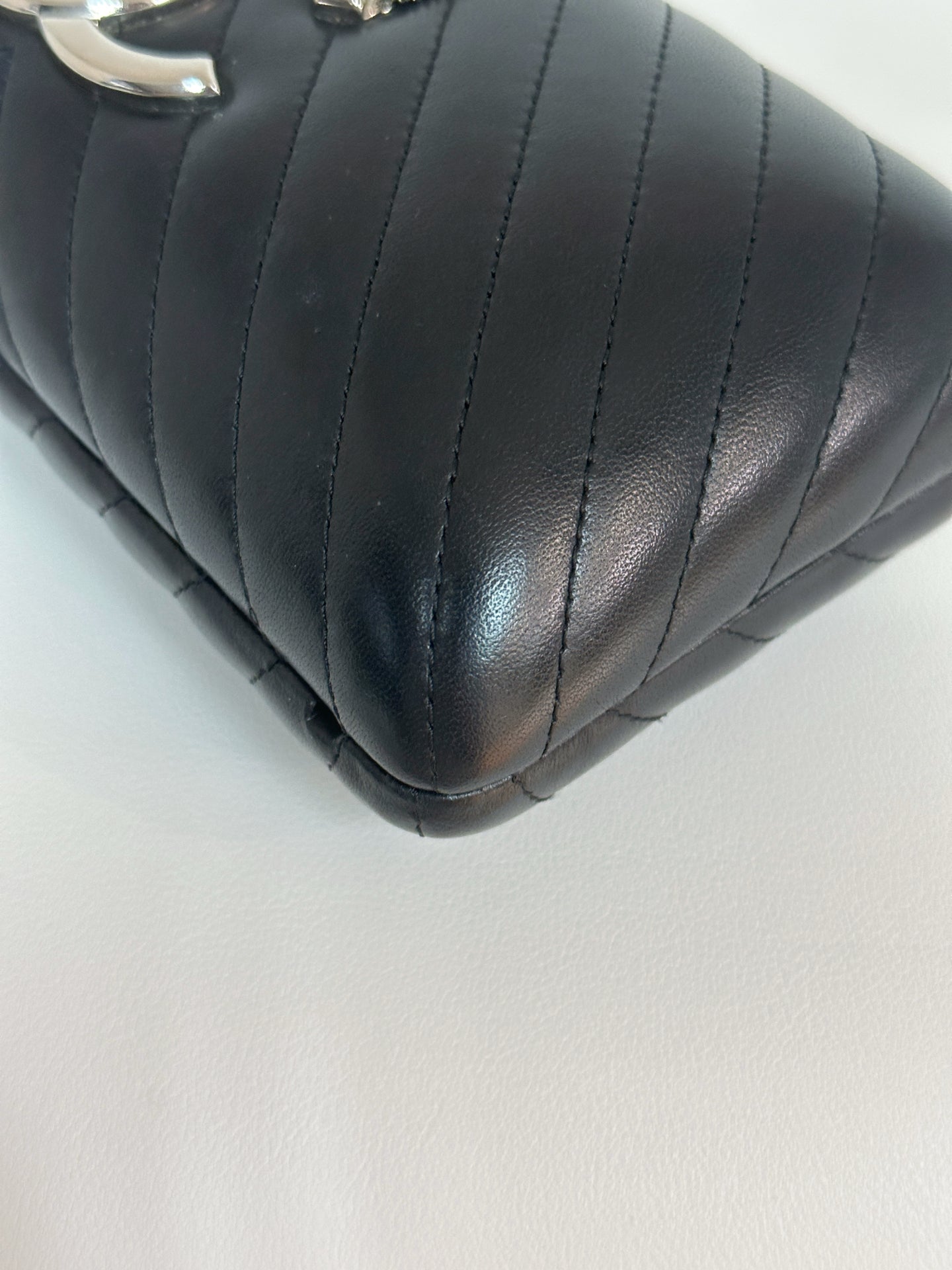 Chanel Chevron Metallic Fringe Clutch 2572 holo card