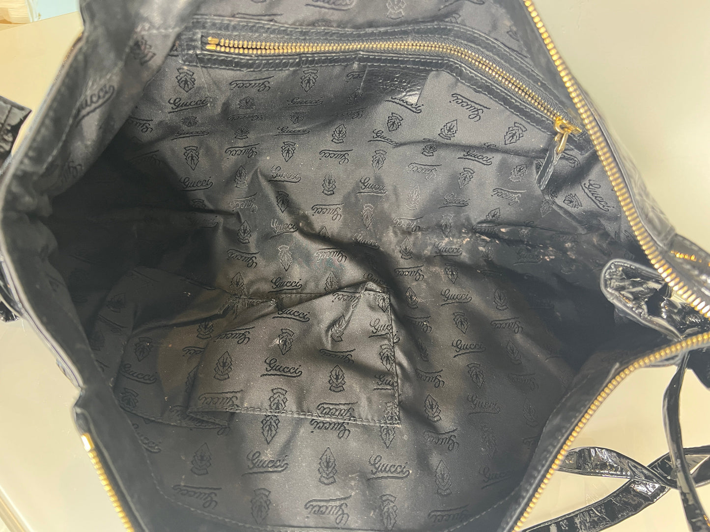 Gucci Pre-Loved Black Patent Leather Large Hysteria Clutch Bag