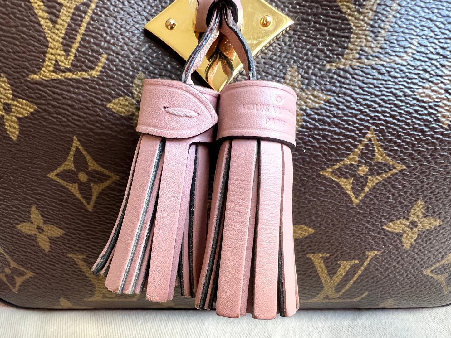 Louis Vuitton Saintonge Monogram Rose Poudre