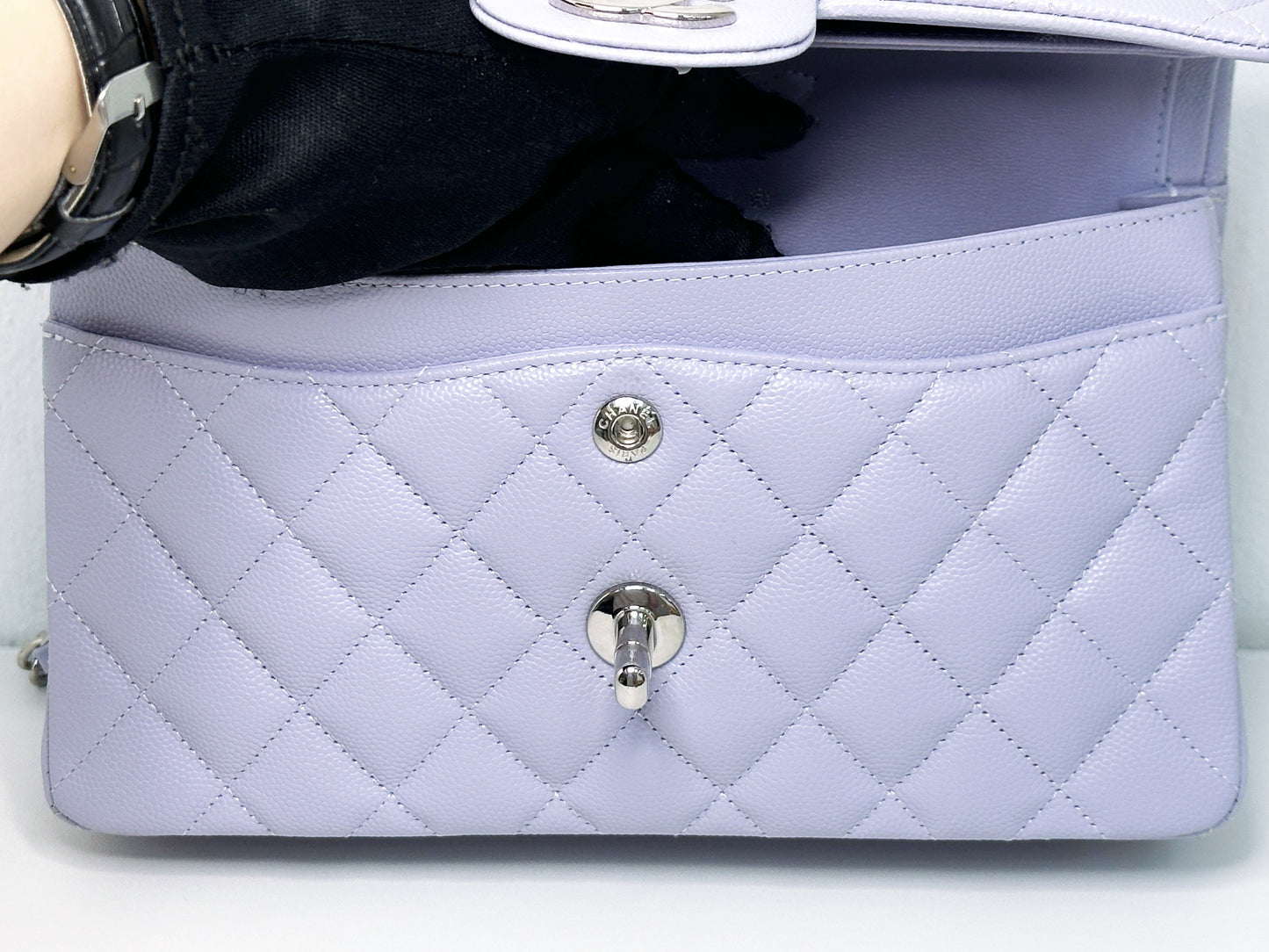 Chanel Small Caviar Quilted Double Flap Lavender 21K SHW UEAA microchip