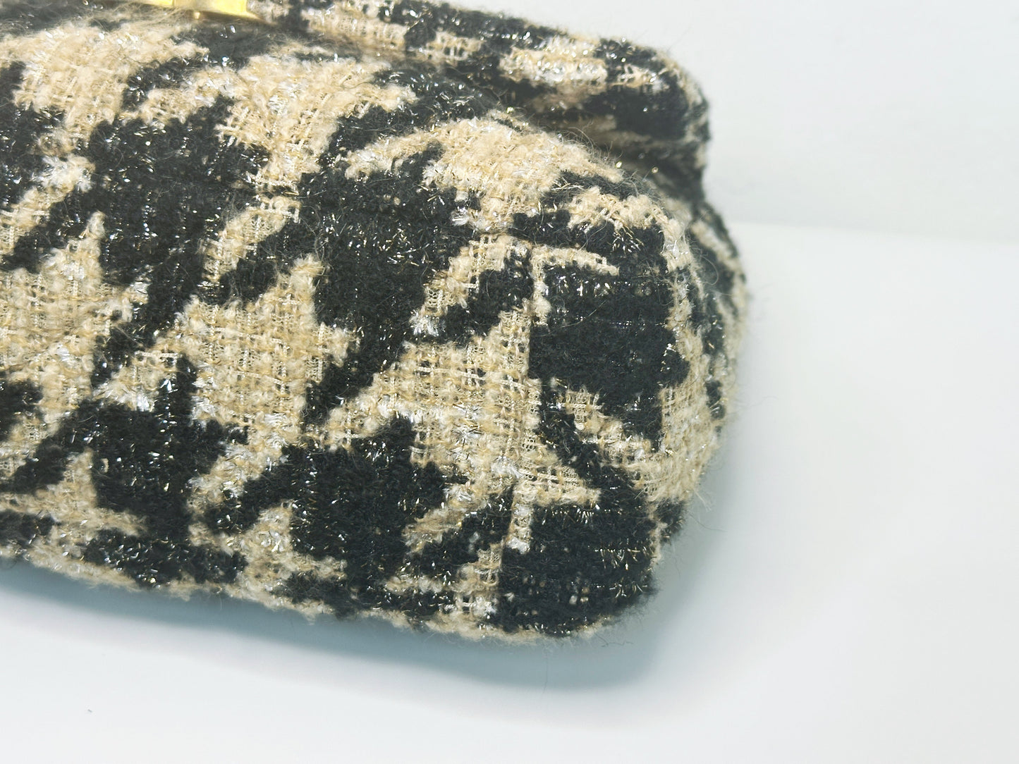 CHANEL 19K HOUNDSTOOTH TWEED 19 Small BEIGE/BLACK 2877 holo card