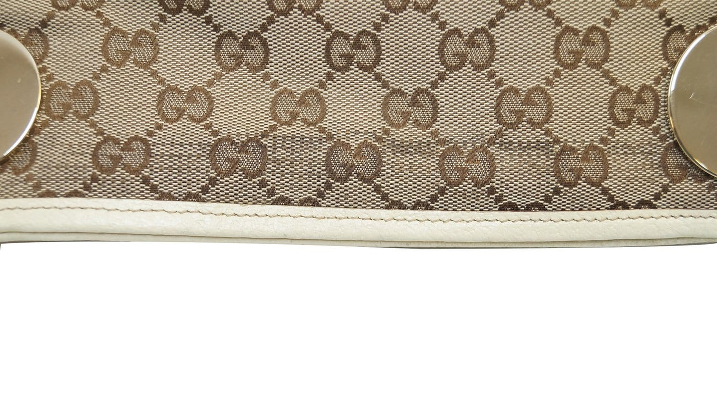 GUCCI GG Canvas Messenger Bag 120841