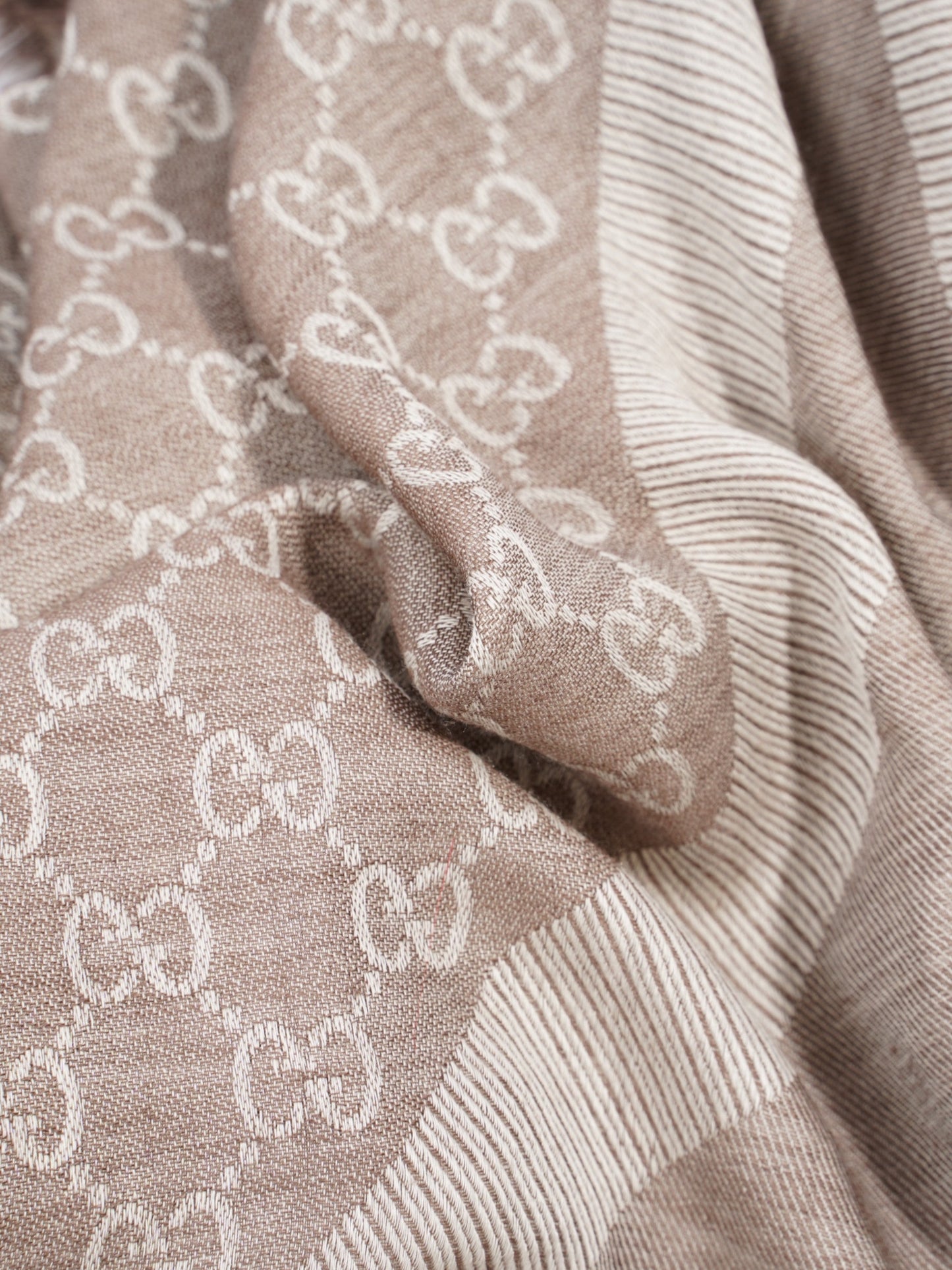 Gucci GG Guccissima Scarf GG Supreme / Beige Wool