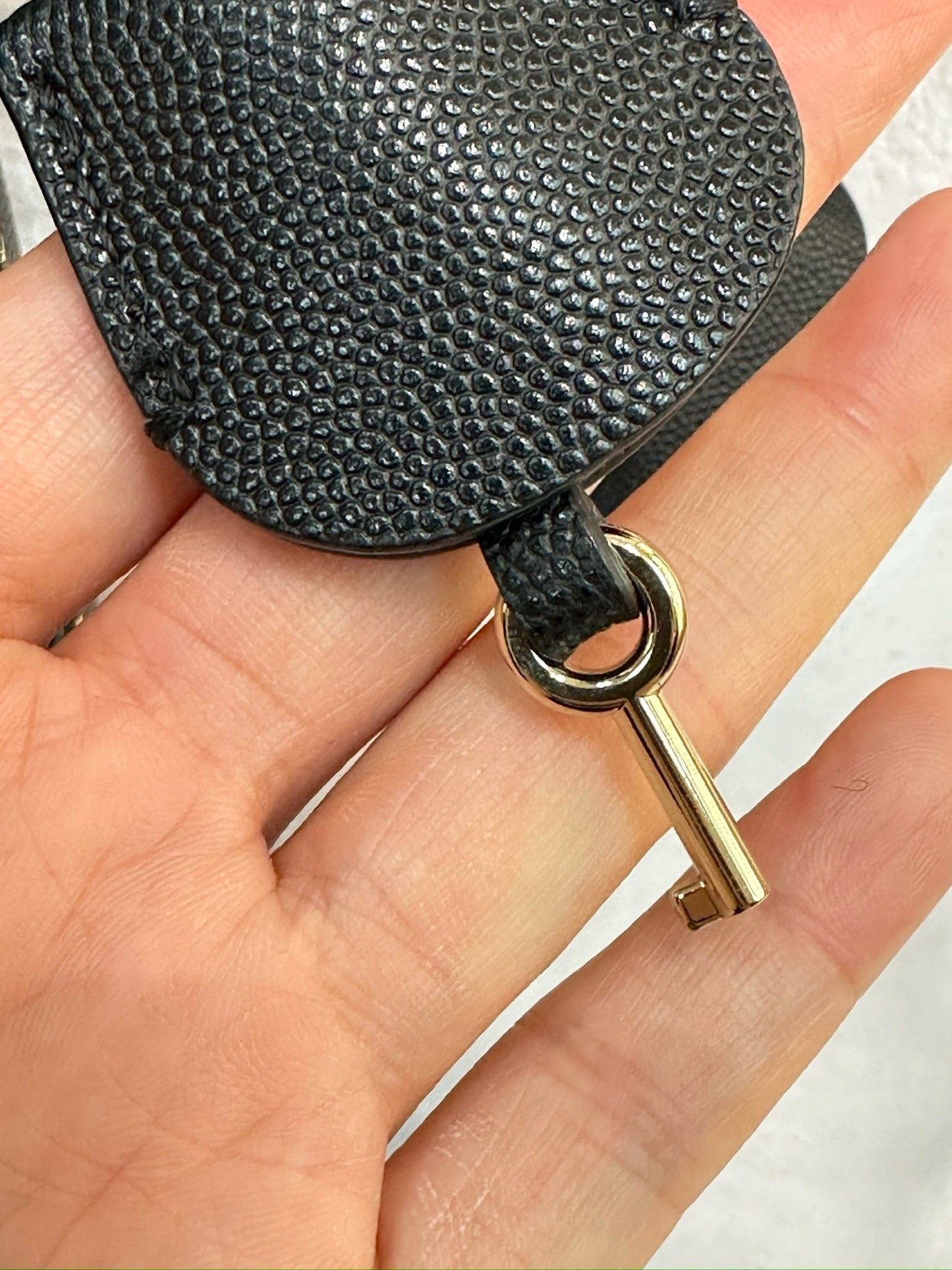 Chanel Medium Filigree Vanity Case Quilted Caviar Black GHW 2899 holo card