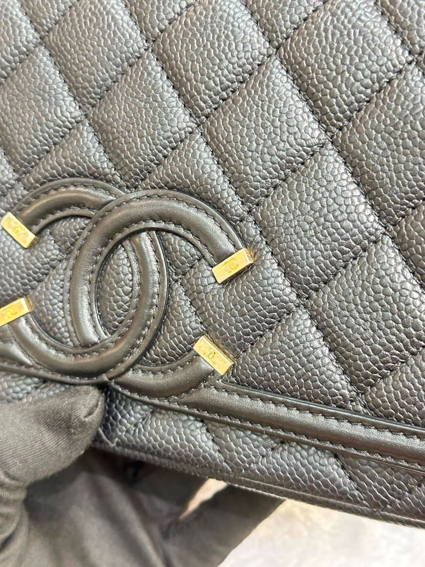 Chanel Small Caviar Quilted CC Filigree Flap Black GHW 2478 holo card