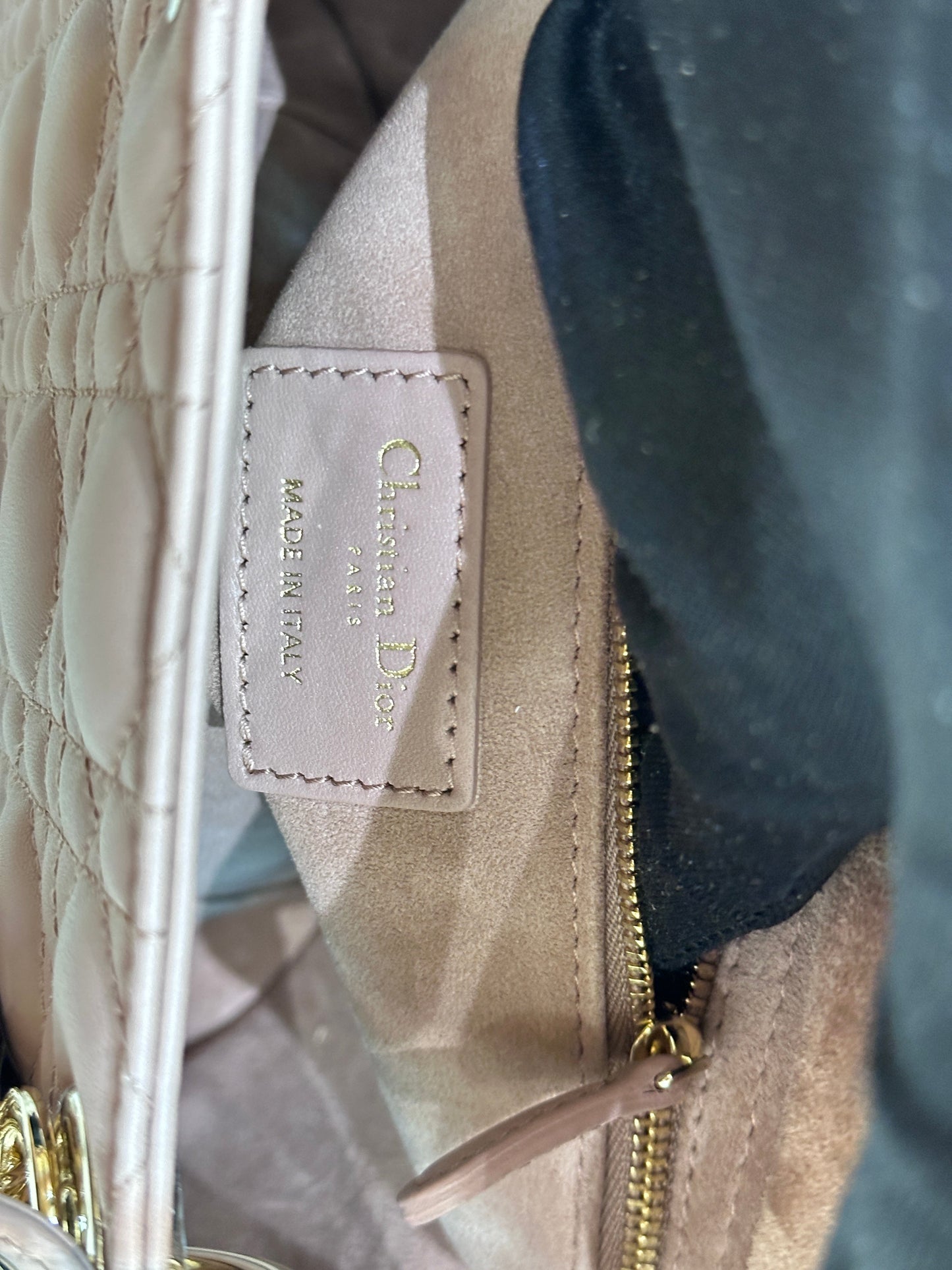 CHRISTIAN DIOR Lambskin Cannage Medium Lady Dior Fard