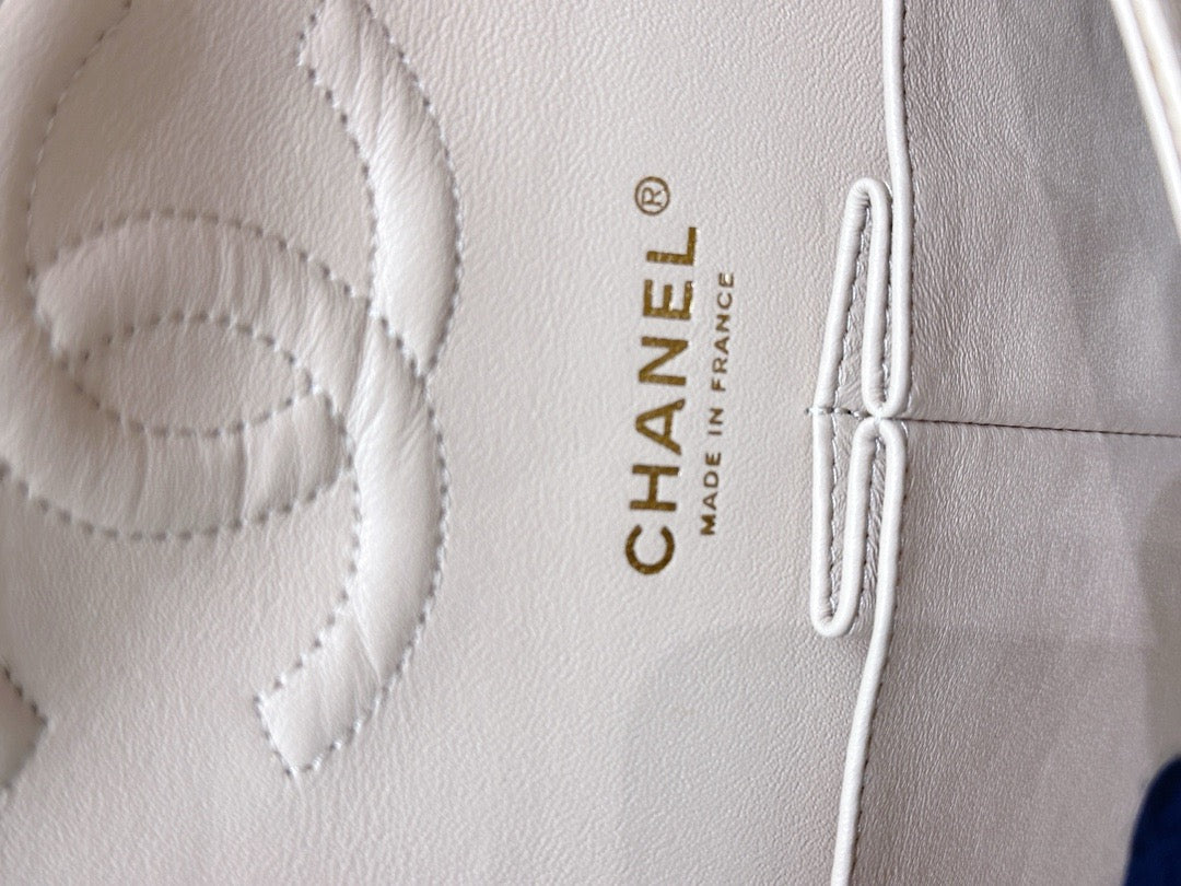 Chanel Classic Flap Medium Beige Clair GHW Caviar