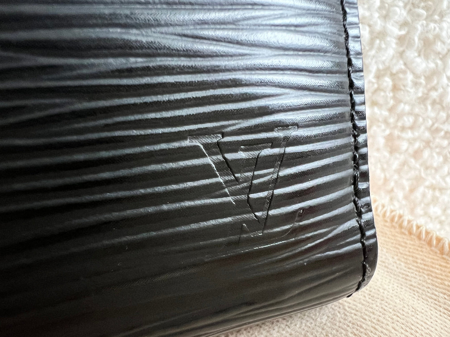 Louis Vuitton Zippy Coin Purse in Black Epi (RRP £390)