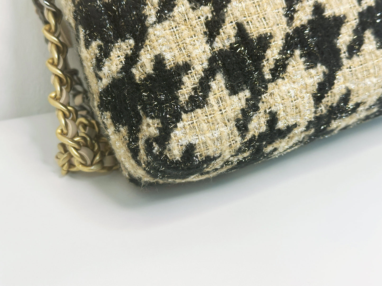CHANEL 19K HOUNDSTOOTH TWEED 19 Small BEIGE/BLACK 2877 holo card