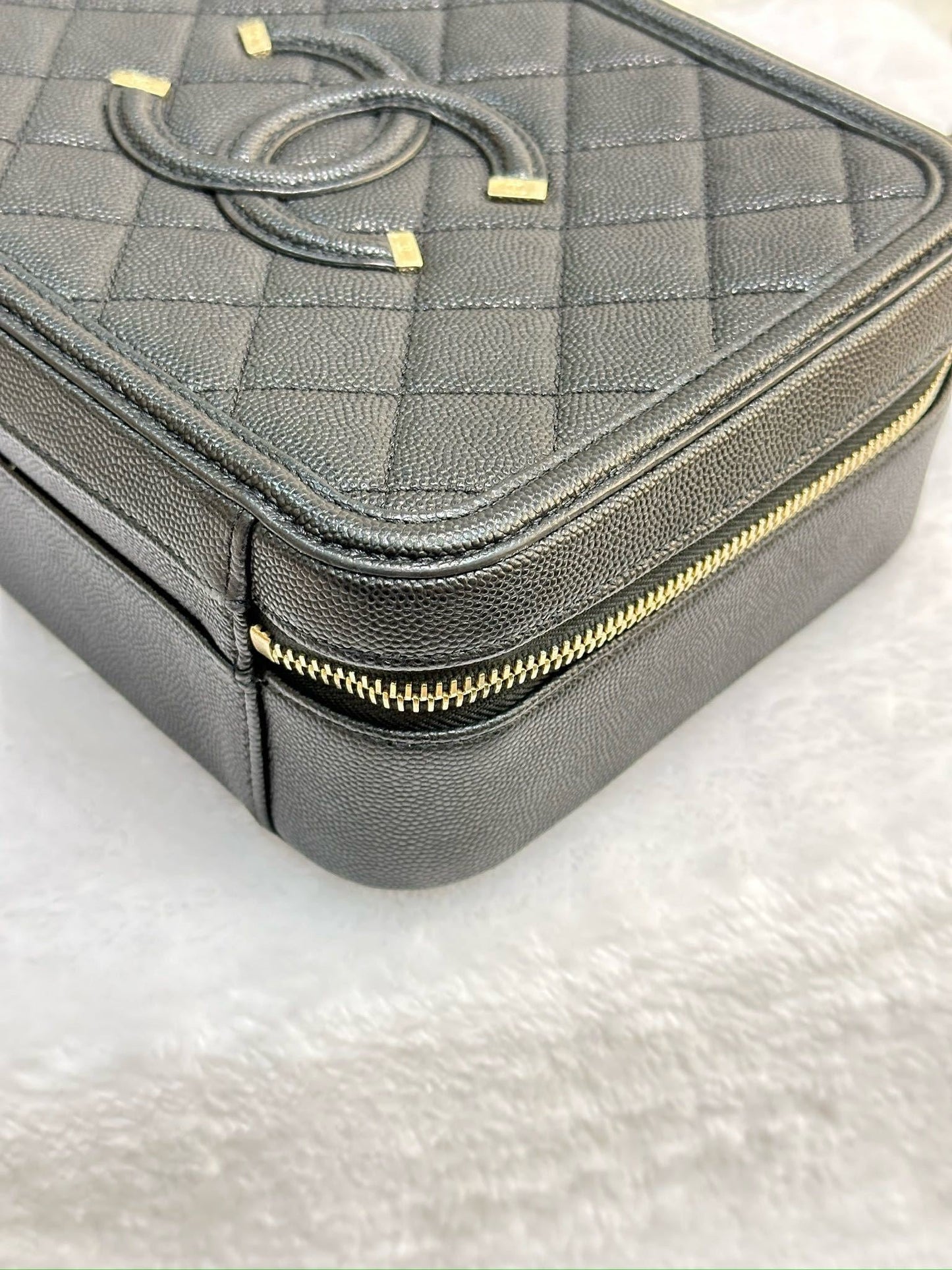 Chanel Medium Filigree Vanity Case Quilted Caviar Black GHW 2899 holo card