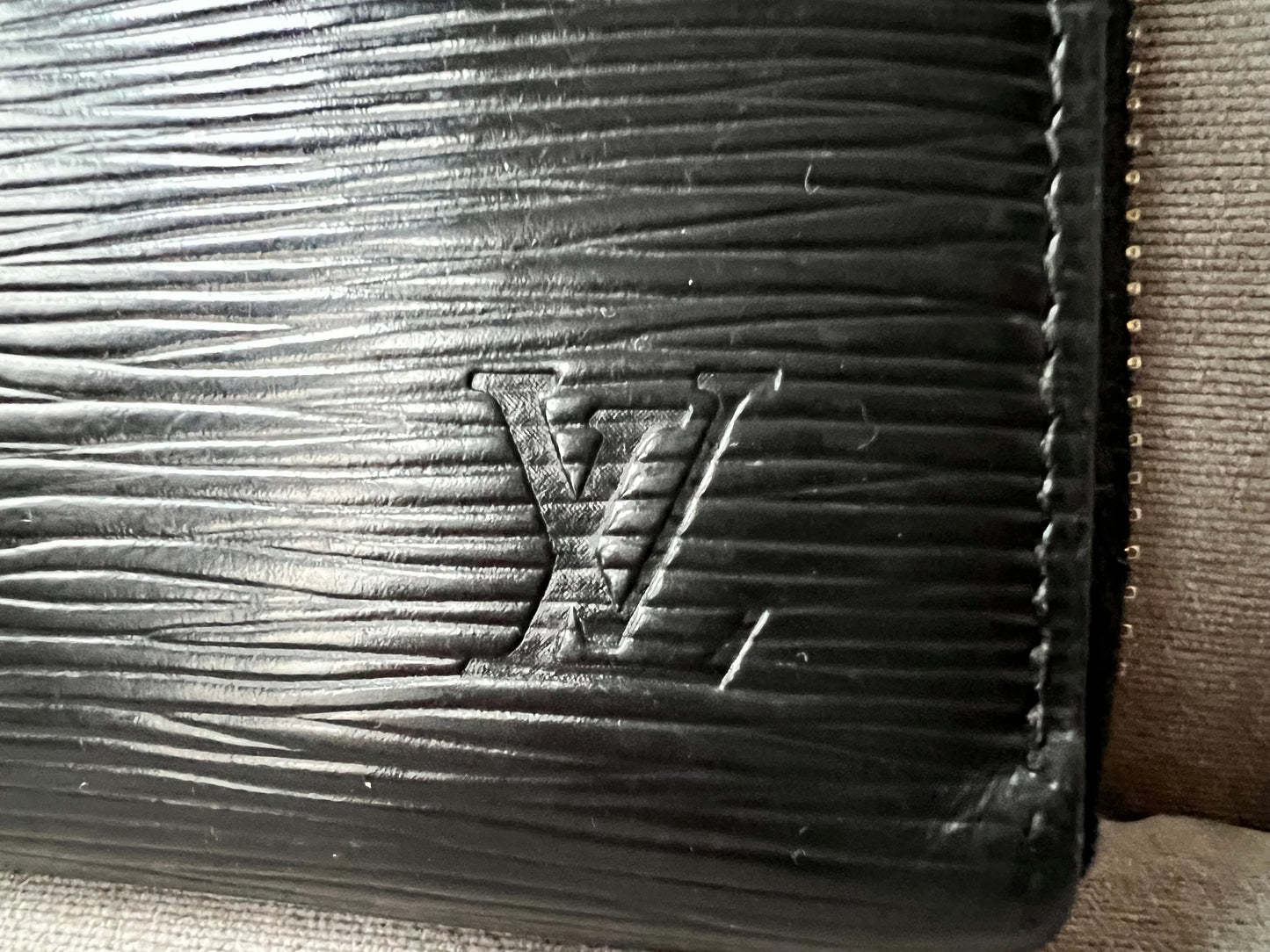 Louis Vuitton Zippy Wallet in Black Epi (RRP £625)