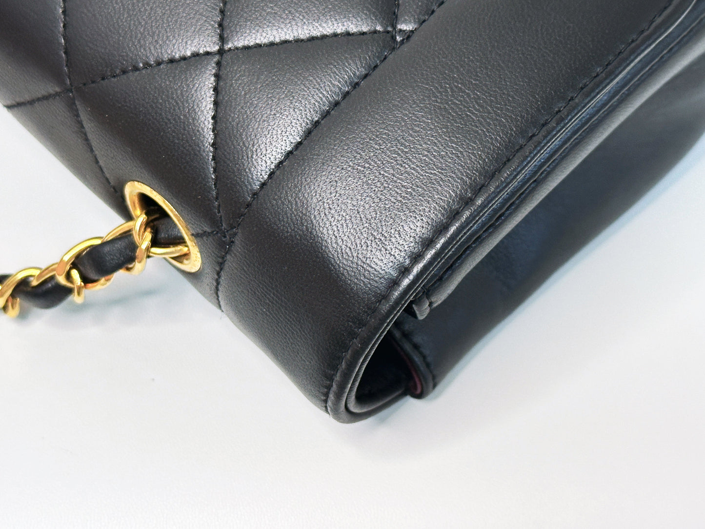 Chanel Vintage Quilted Diana Flap Bag Black Lambskin 3266 holo