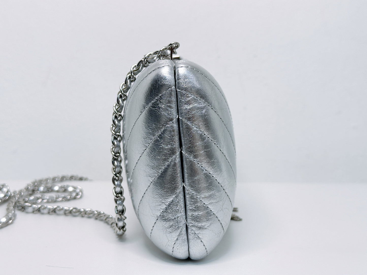Chanel Silver Chain Fringe Leather Clutch Bag Silvery 2572 holo