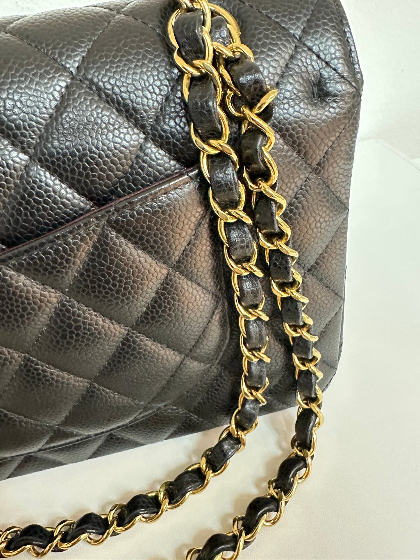 Chanel Medium Classic Quilted Caviar Double Flap Bag Black 2022 year Microchip (There is a slight crack on the inner buckle)