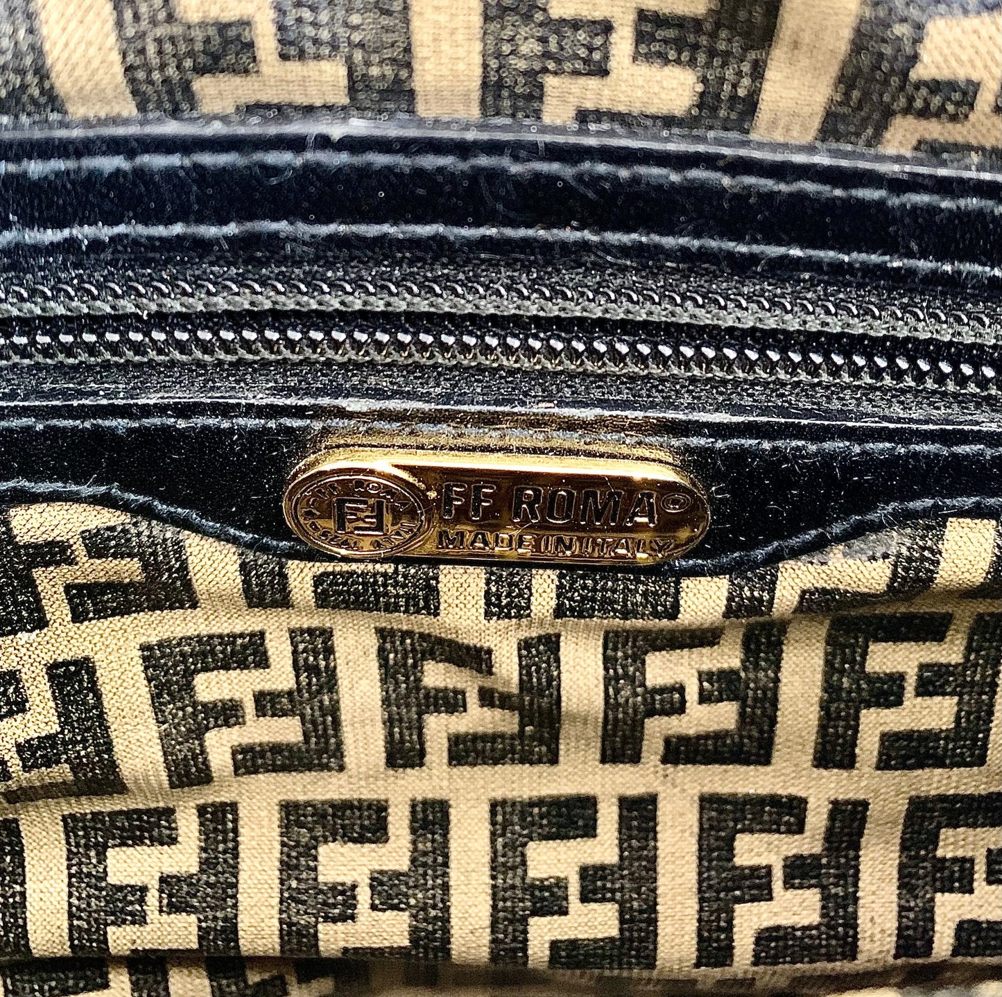 FENDI VINTAGE FF CAMERA BAG