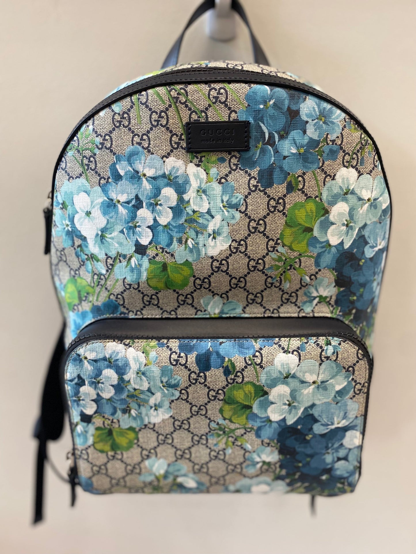 GUCCI GG SUPREME MONOGRAM BLOOMS DAY BACKPACK