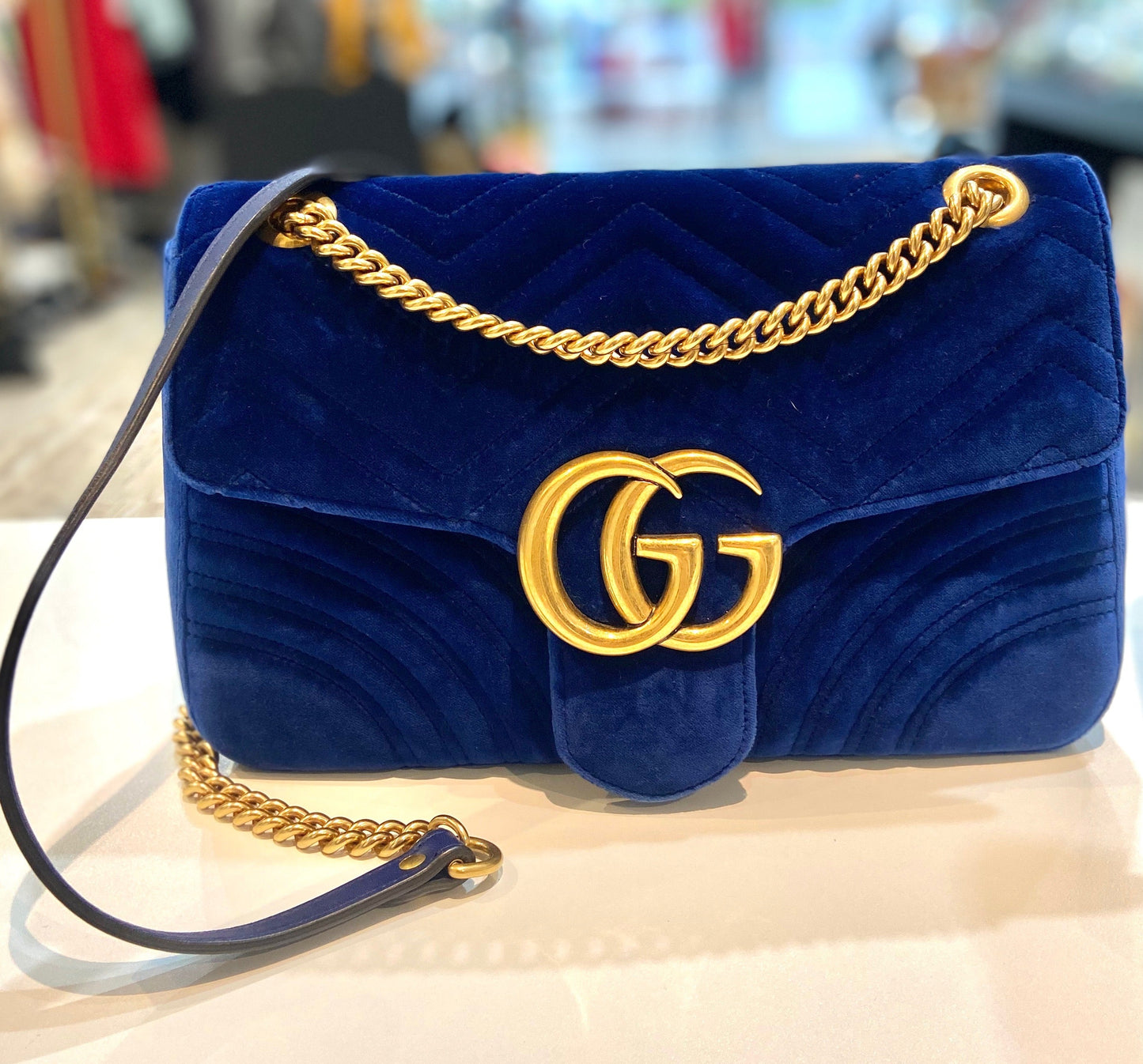 GUCCI GG MARMONT SMALL MATELASSE VELVET CROSSBODY BAG