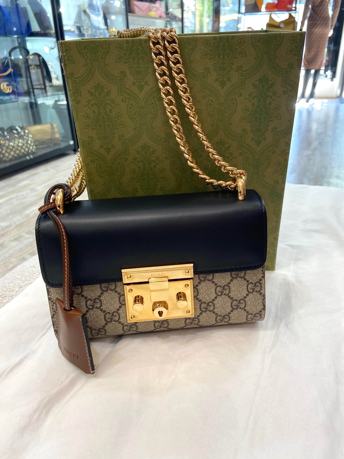 GUCCI PADLOCK SMALL GG SHOULDER BAG
