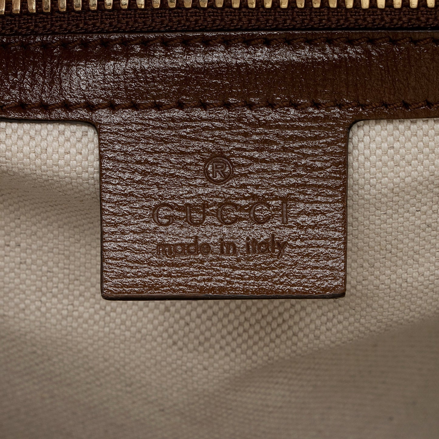 Gucci GG Supreme Fake/Not Medium Day Backpack
