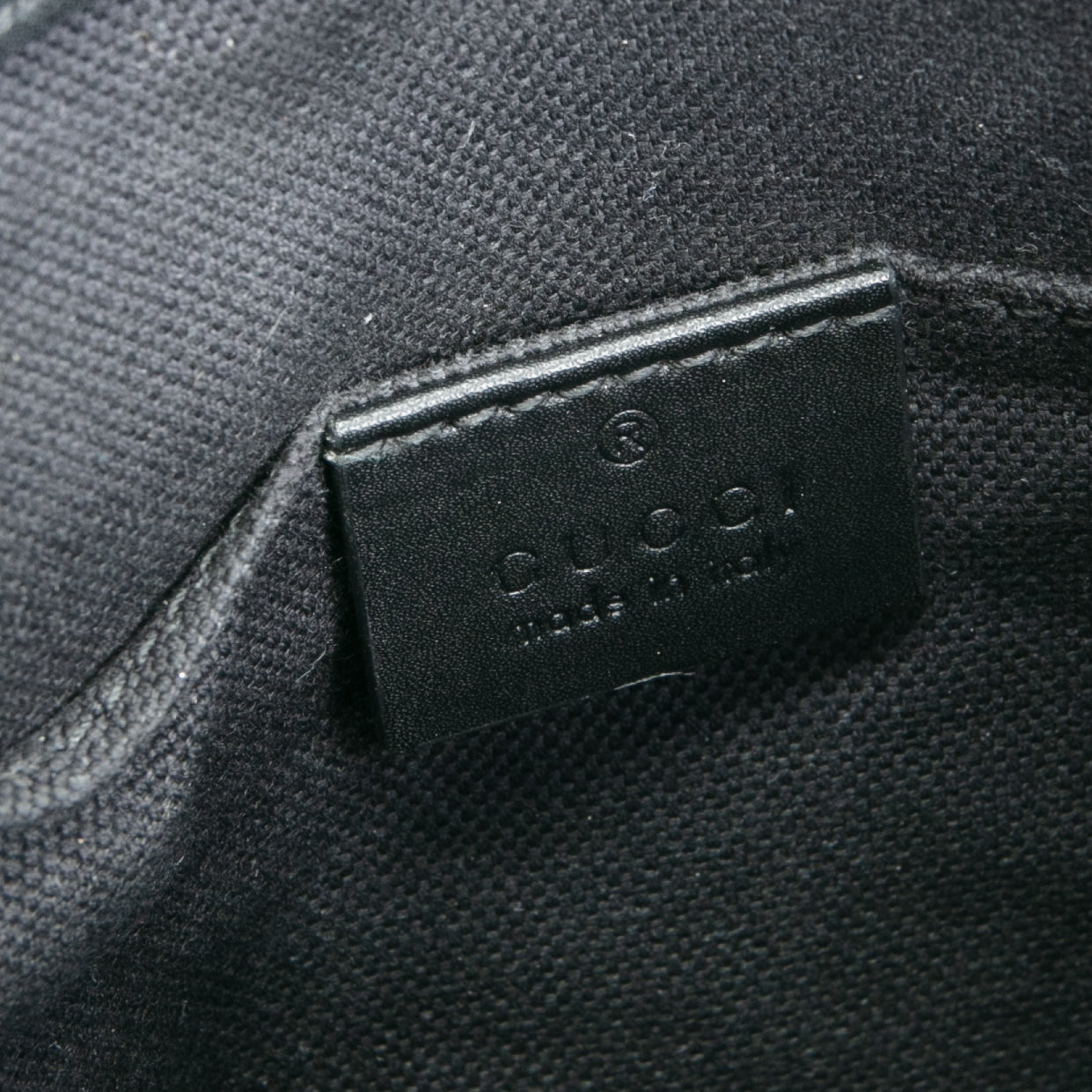 GUCCI GG Supreme Messenger- Black