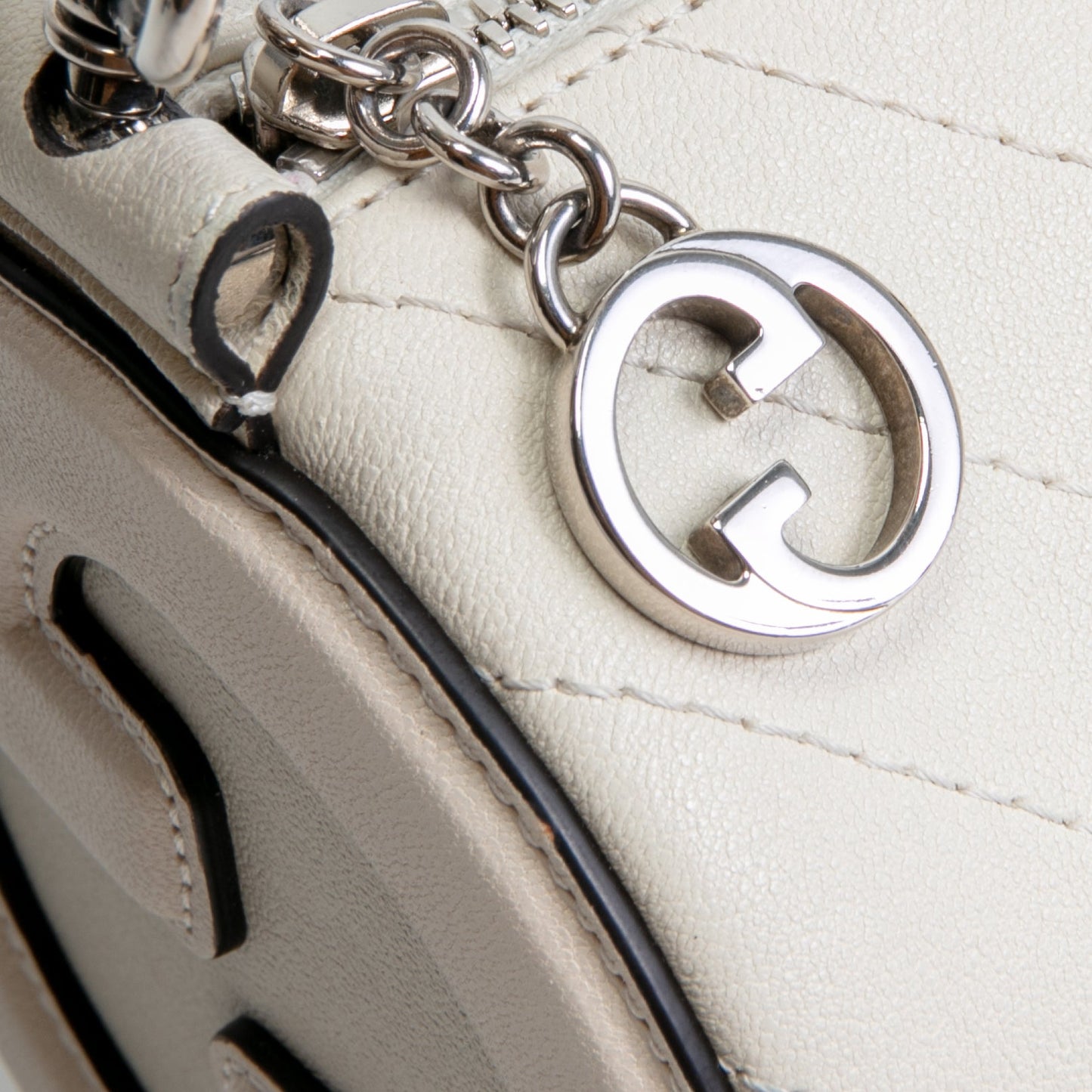 GUCCI Small Blondie Barrel Shoulder Bag- White