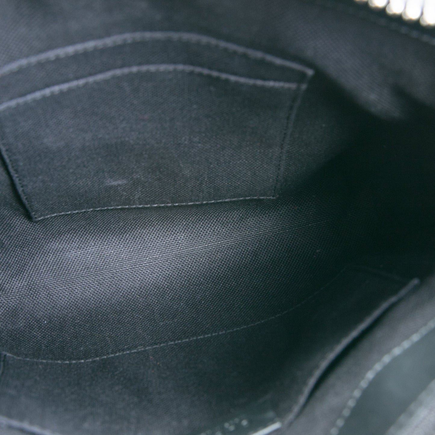 GUCCI GG Supreme Messenger - Black