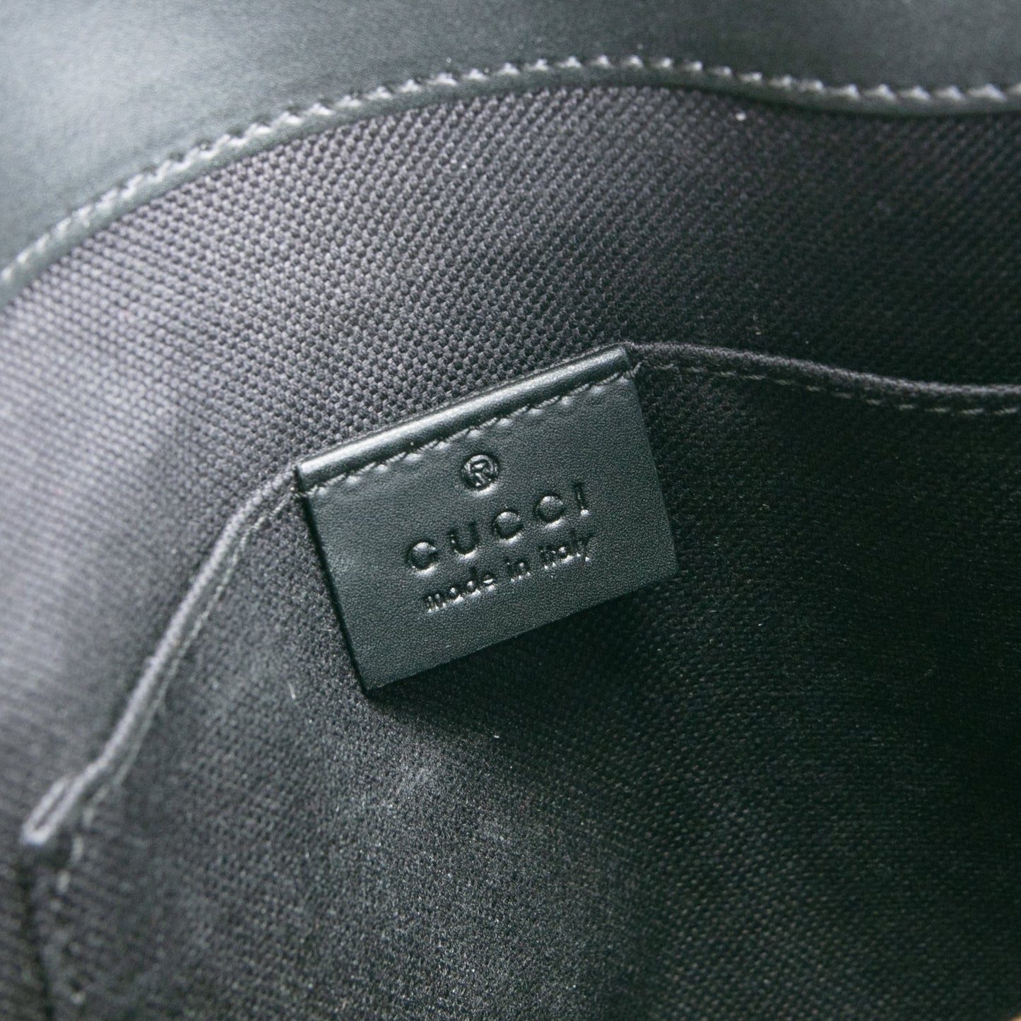 GUCCI GG Supreme Messenger - Black