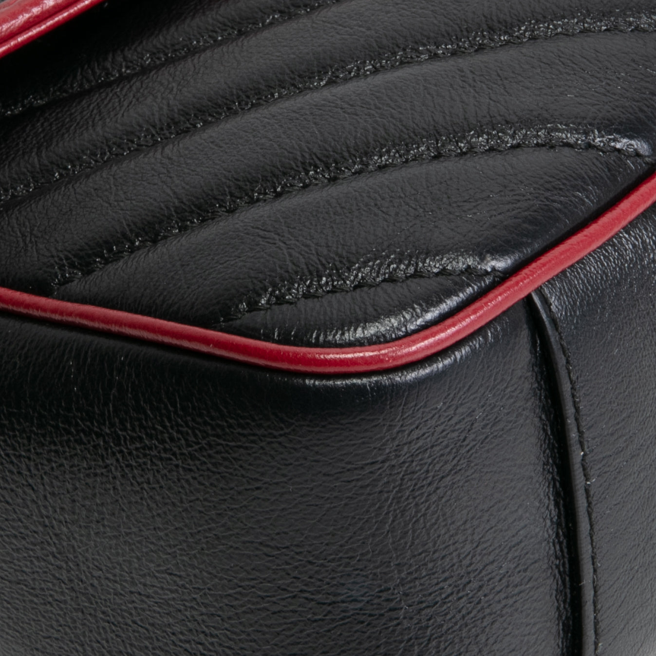 GUCCI Small Torchon GG Marmont Shoulder Bag- Black/Romantic Cherry