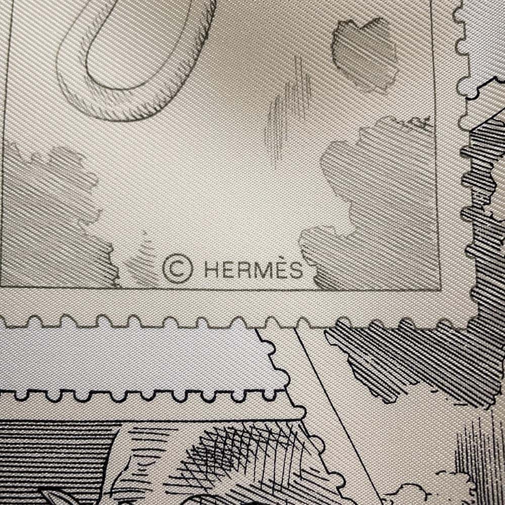 HERMES Carre Le Philateliste du Faubourg "The Philatelist of Fauve" Size 90 Gray / Parchement / White Silk100%