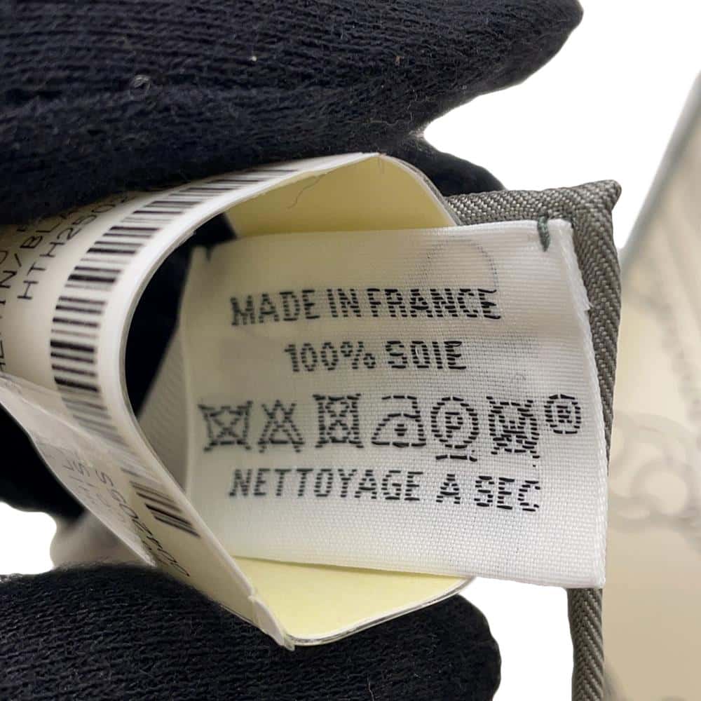HERMES Carre Le Philateliste du Faubourg "The Philatelist of Fauve" Size 90 Gray / Parchement / White Silk100%
