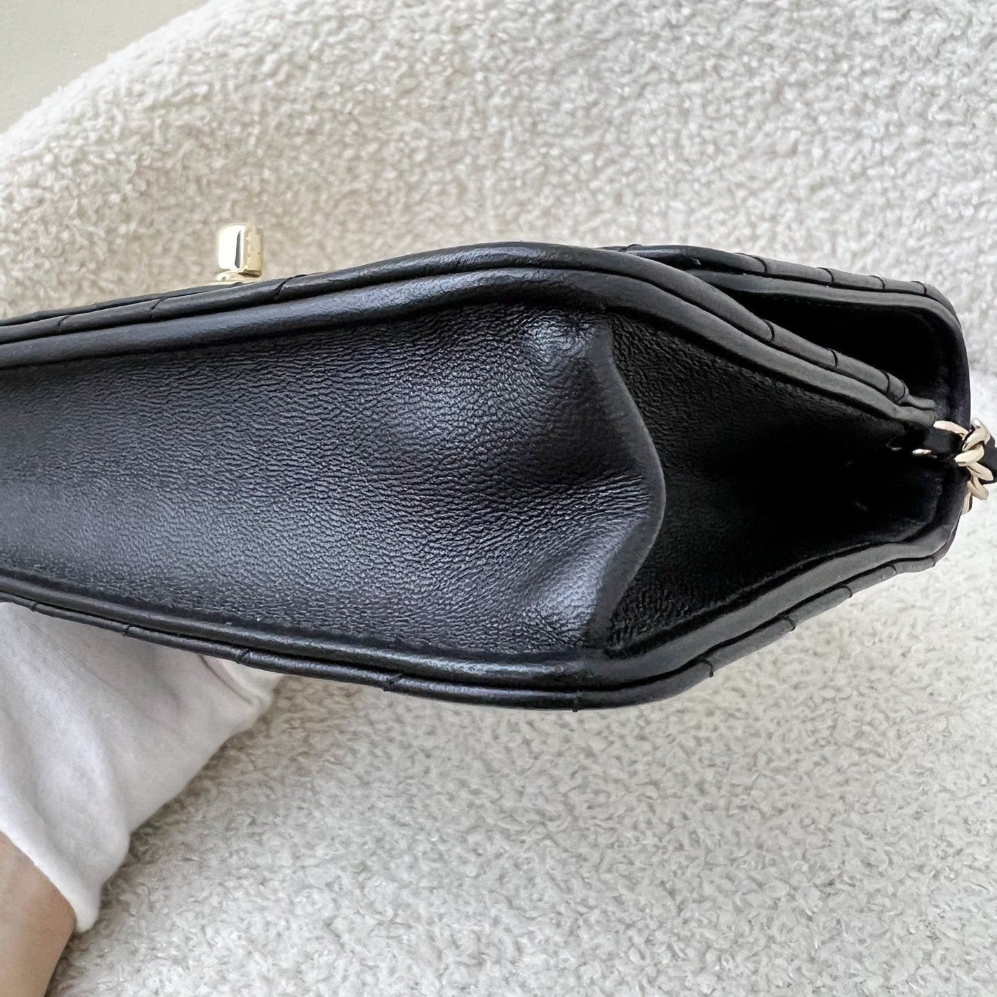 Chanel Trendy CC Wallet on Chain WOC in Black Chevron Lambskin and LGHW (Model: A80982)
