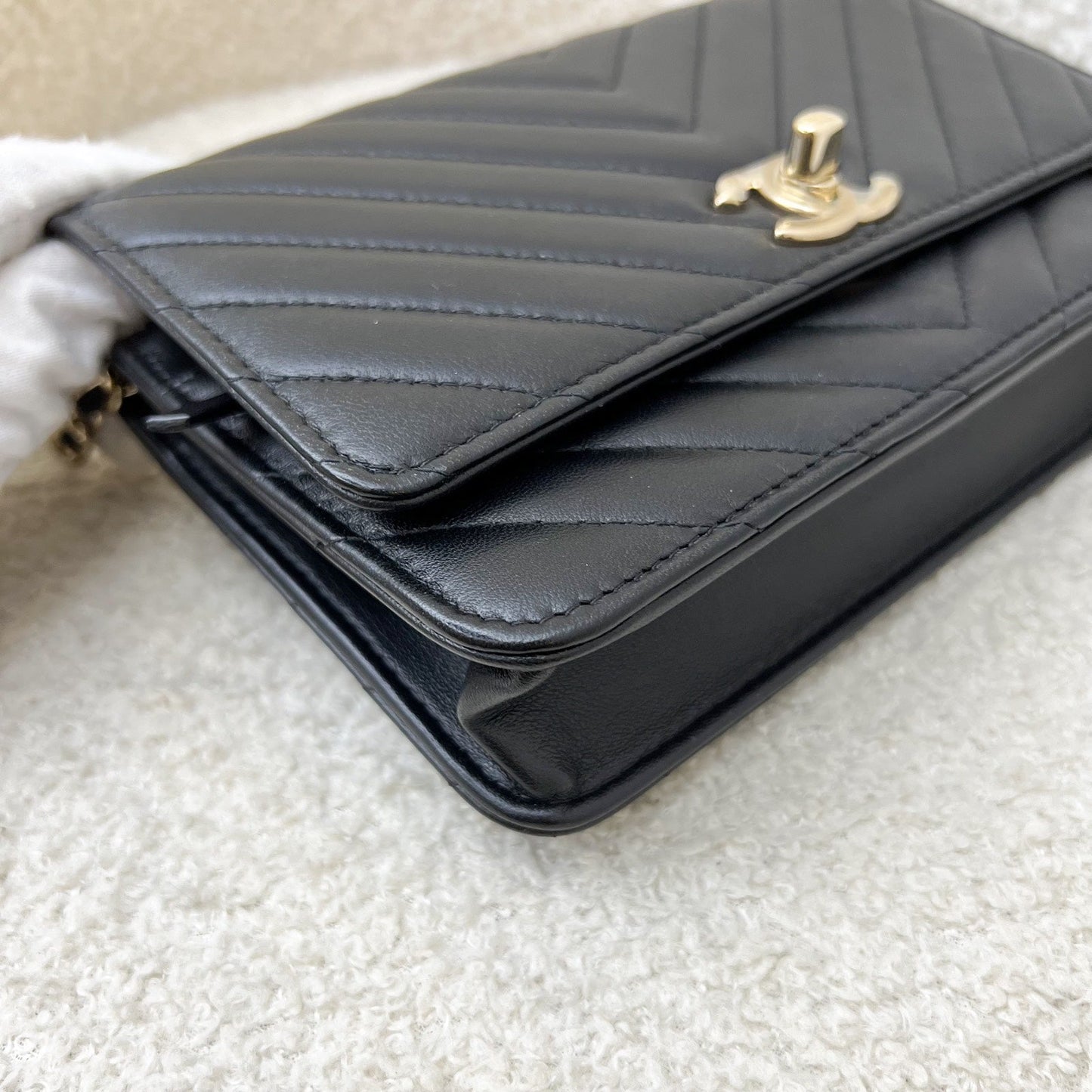 Chanel Trendy CC Wallet on Chain WOC in Black Chevron Lambskin and LGHW (Model: A80982)