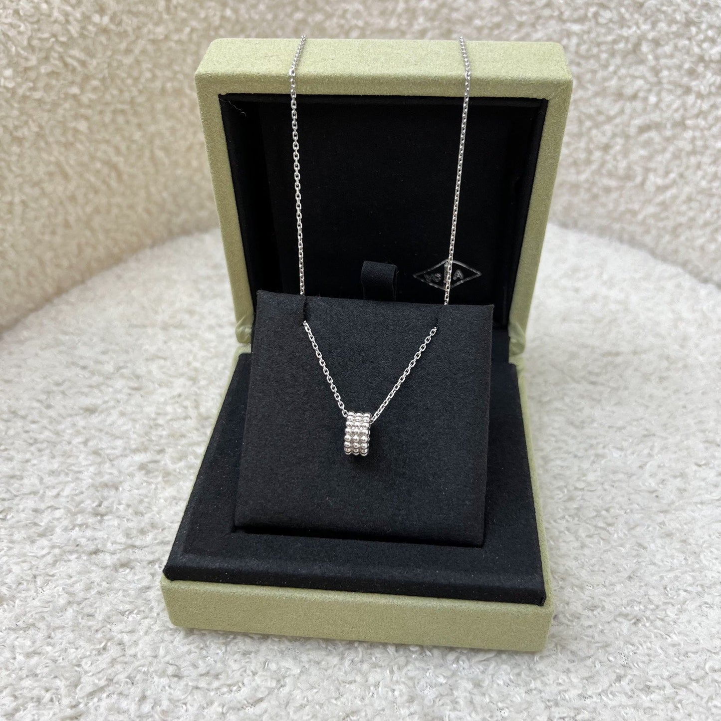 Van Cleef & Arpels VCA Perlee CHavik Shops3 Rows Pendant in 18K White Gold
