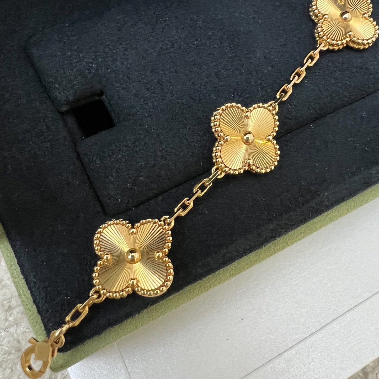 Van Cleef & Arpels VCA Vintage Alhambra 5 Motifs Guilloché Bracelet in 18K Yellow Gold (Extra 12 links) (Ref: VCARP3JK00)
