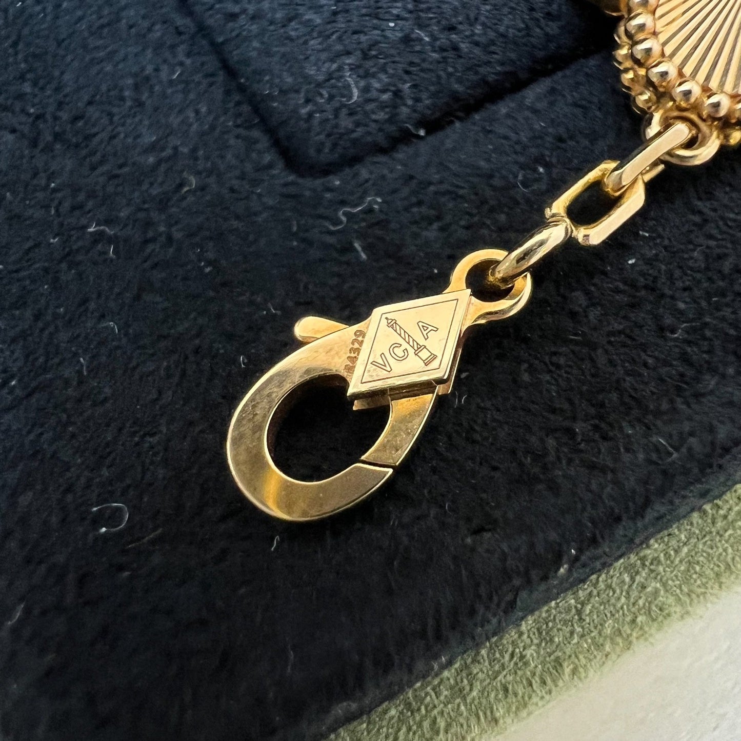 Van Cleef & Arpels VCA Vintage Alhambra 5 Motifs Guilloché Bracelet in 18K Yellow Gold (Extra 12 links) (Ref: VCARP3JK00)